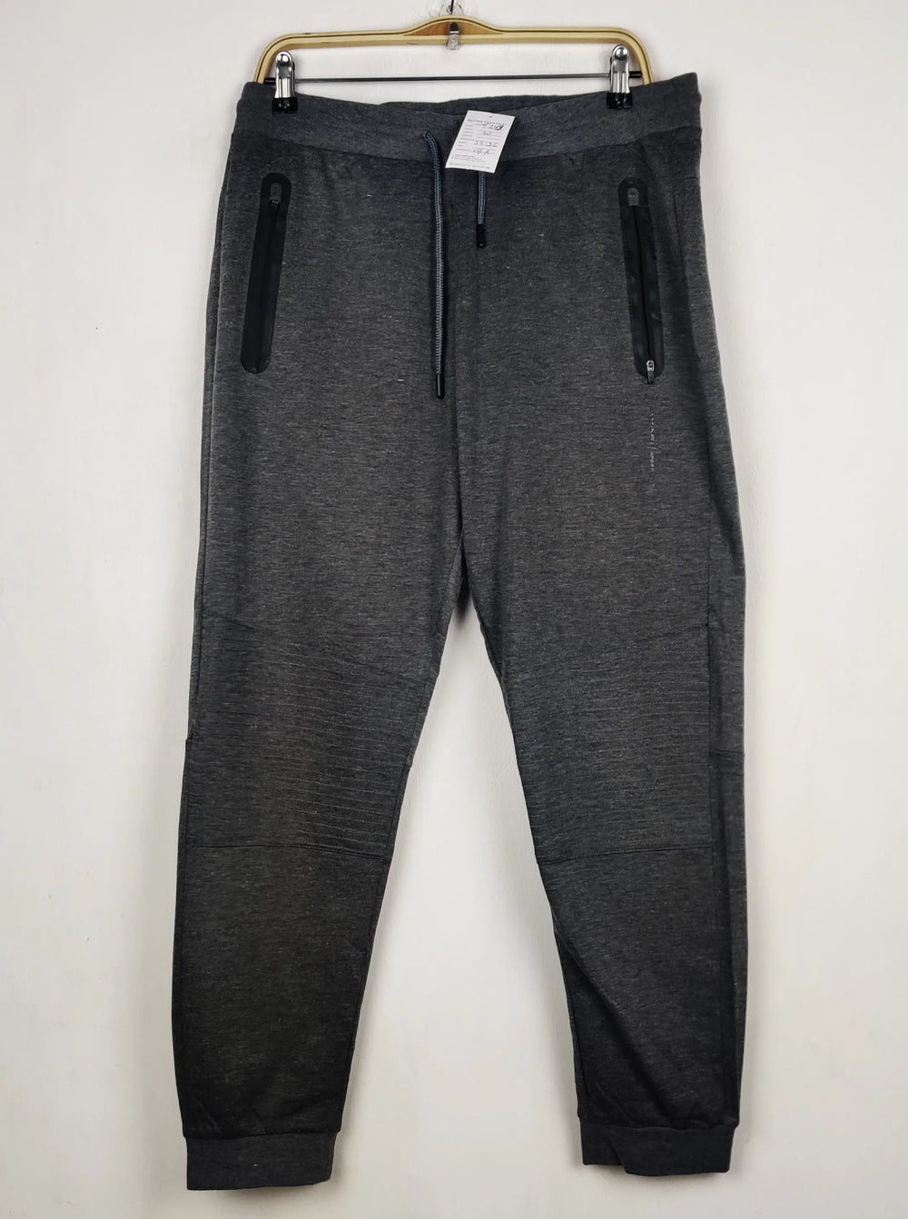 Buy online pre-used pre-loved 100% authentic & Original branded Unknown Brand (WMT-249) available in Pakistan. Top international brands avilable.