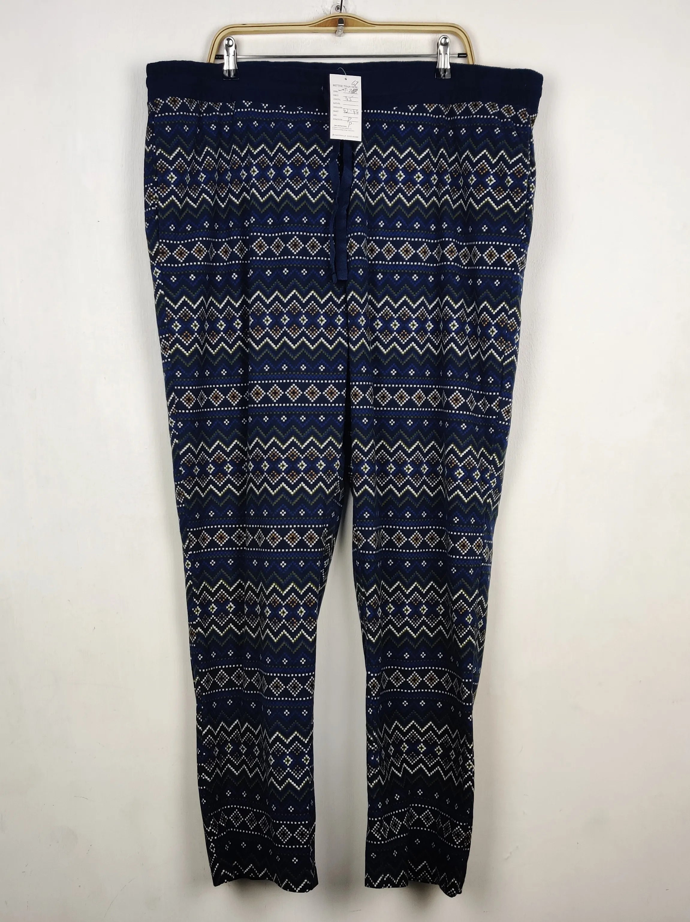 Buy online pre-used pre-loved 100% authentic & Original branded Avenue (WMT-267) available in Pakistan. Top international brands avilable.