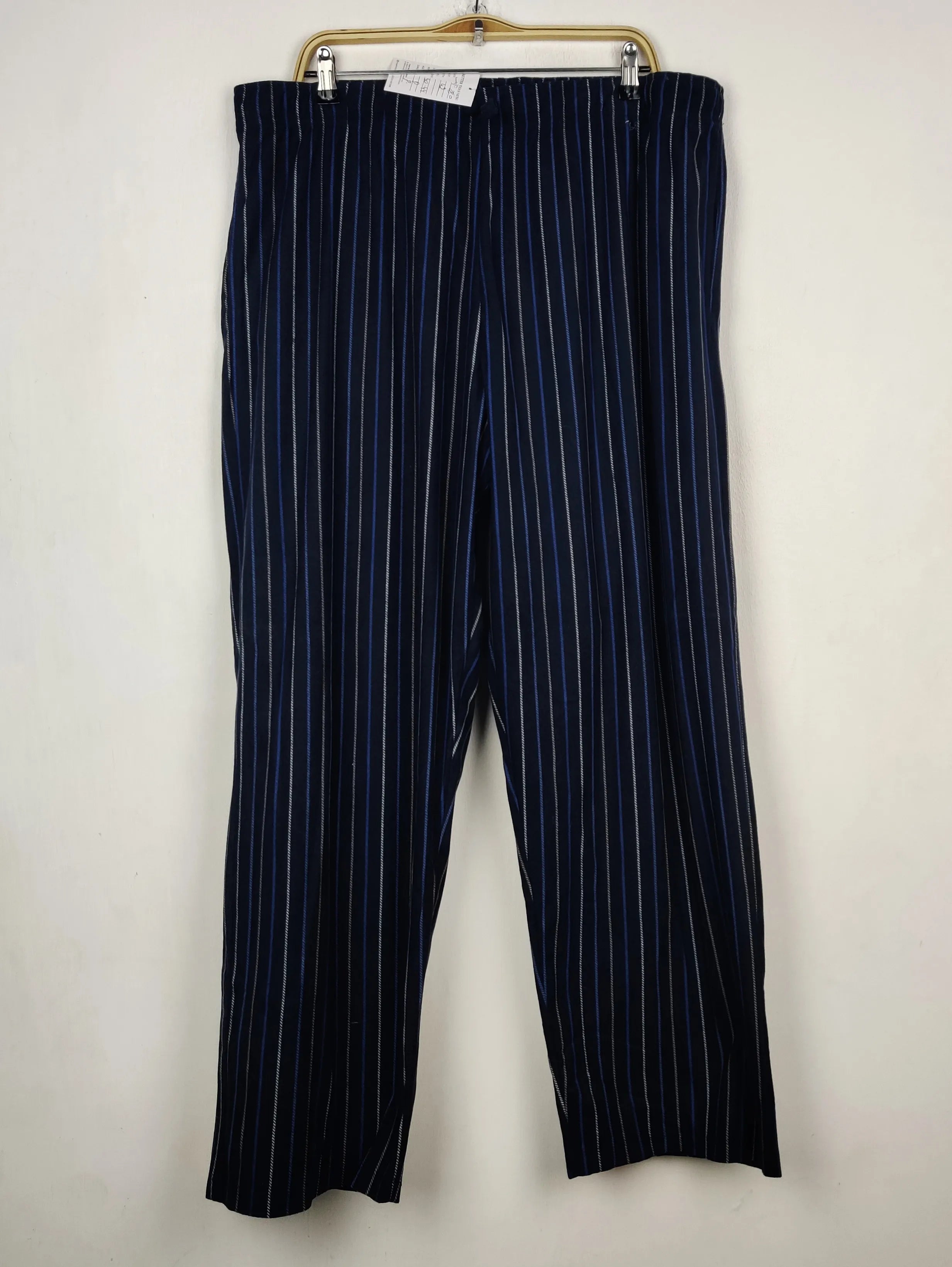 Buy online pre-used pre-loved 100% authentic & Original branded F&F (WMT-280) available in Pakistan. Top international brands avilable.