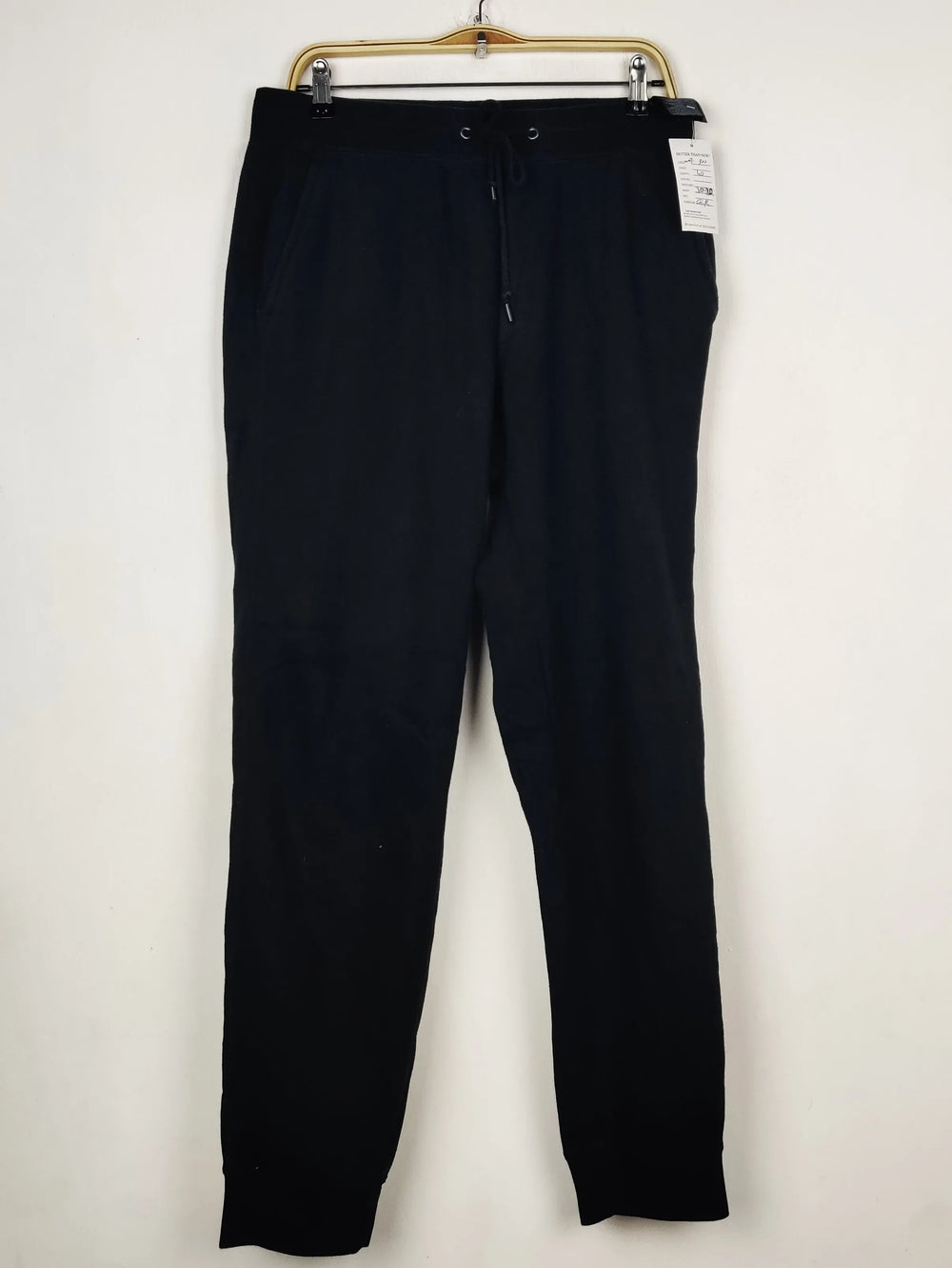 Buy online pre-used pre-loved 100% authentic & Original branded Uniqlo (WMT-300) available in Pakistan. Top international brands avilable.