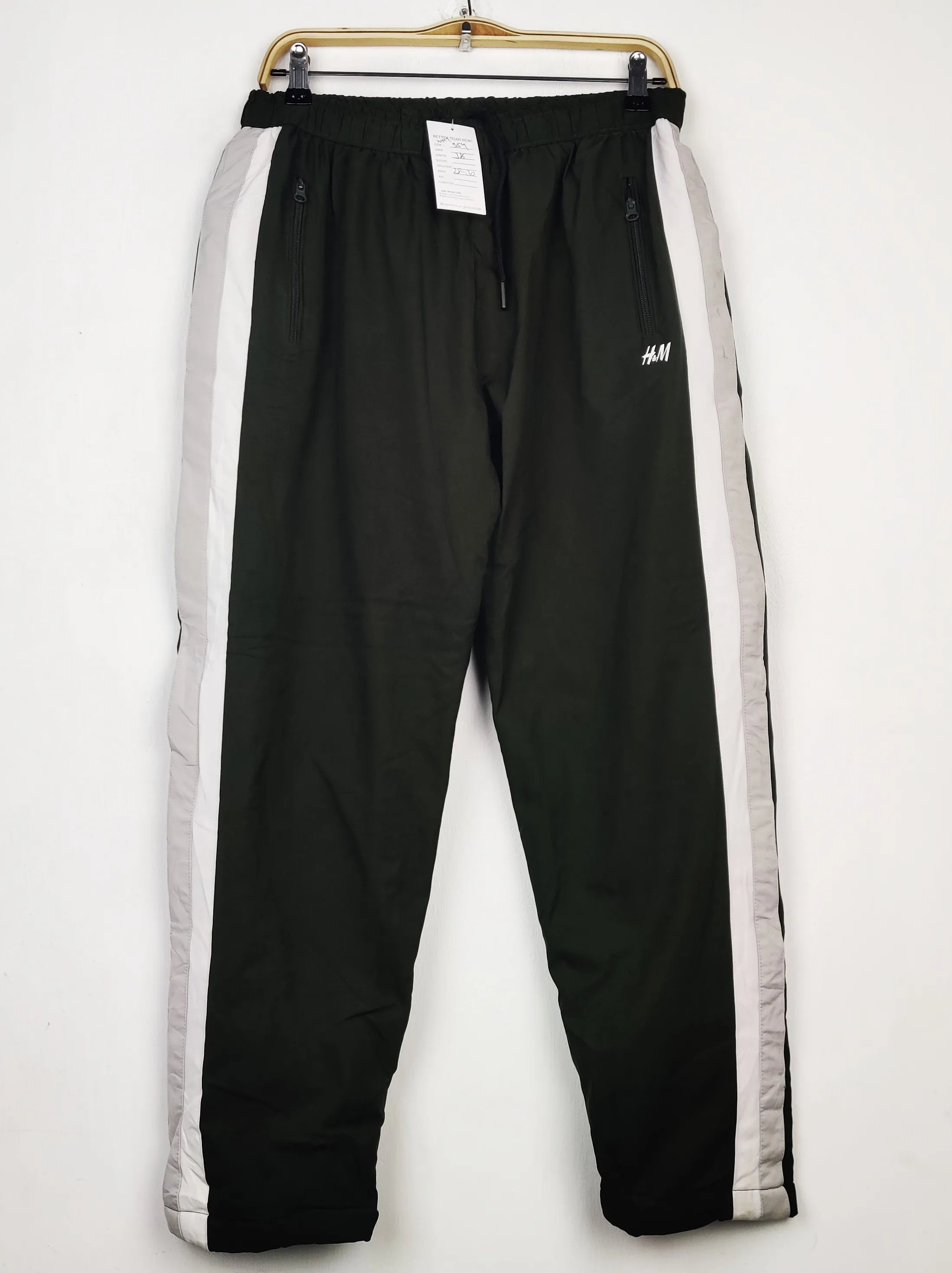 Buy online pre-used pre-loved 100% authentic & Original branded Unknown Brand (WMT-354) available in Pakistan. Top international brands avilable.