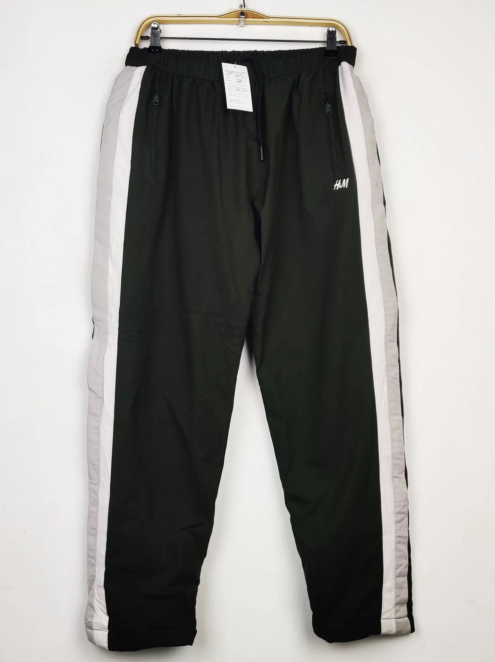 Buy online pre-used pre-loved 100% authentic & Original branded Unknown Brand (WMT-354) available in Pakistan. Top international brands avilable.