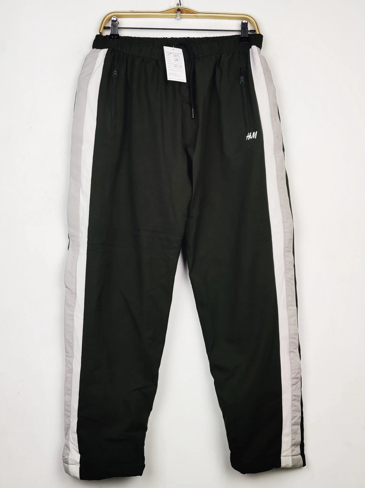 Buy online pre-used pre-loved 100% authentic & Original branded Unknown Brand (WMT-354) available in Pakistan. Top international brands avilable.