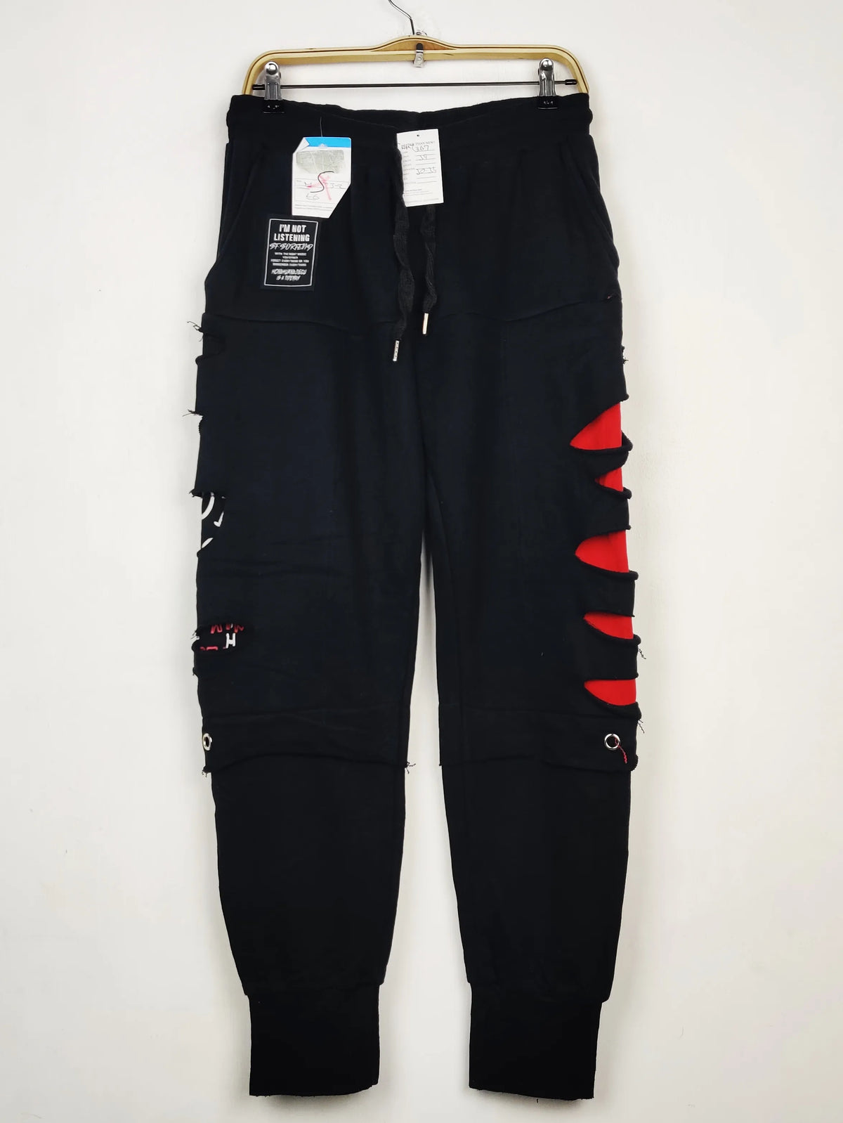 Buy online pre-used pre-loved 100% authentic & Original branded Unknown Brand (WMT-367) available in Pakistan. Top international brands avilable.