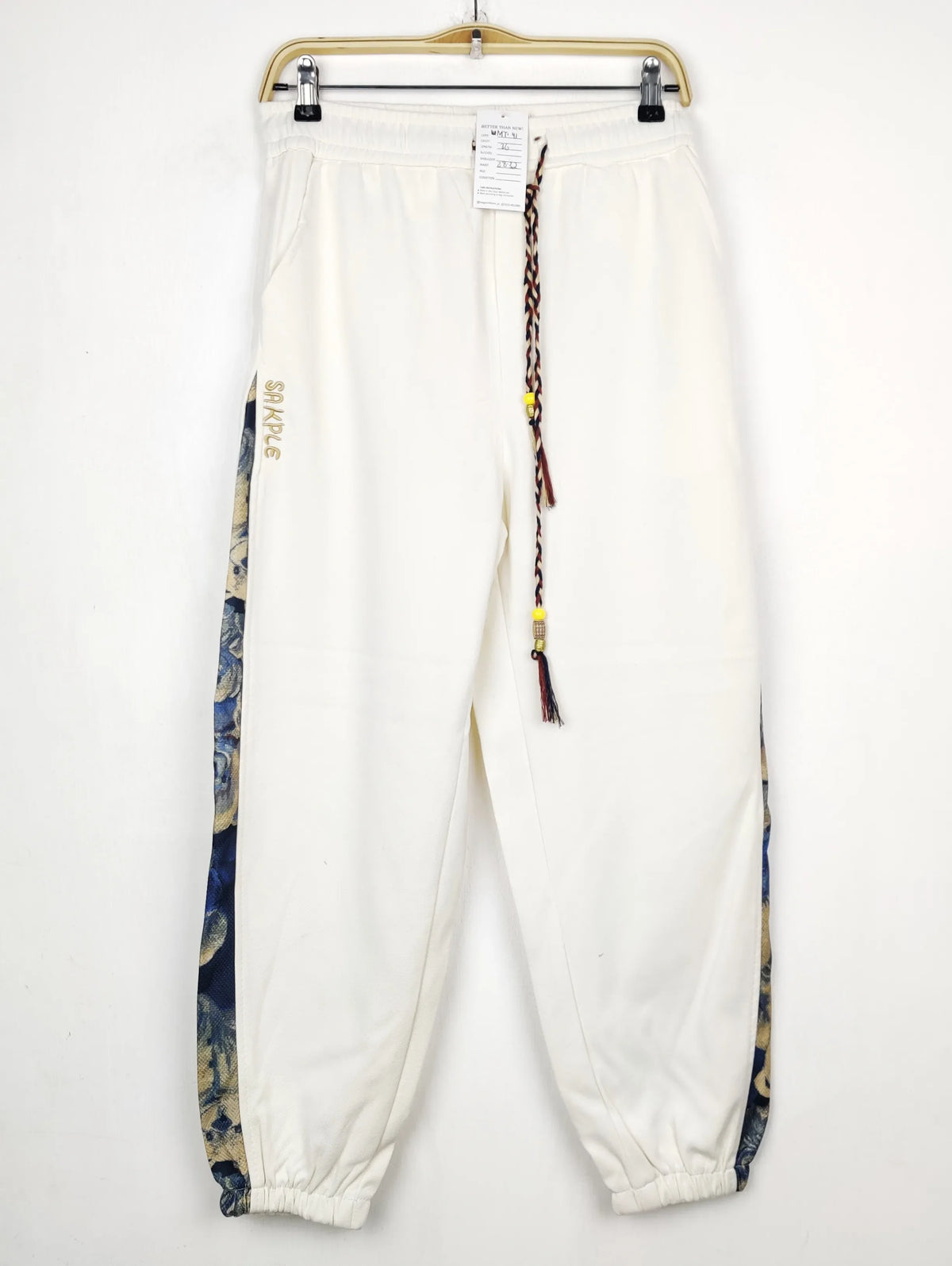 Buy online pre-used pre-loved 100% authentic & Original branded Unknown Brand (WMT-41) available in Pakistan. Top international brands avilable.