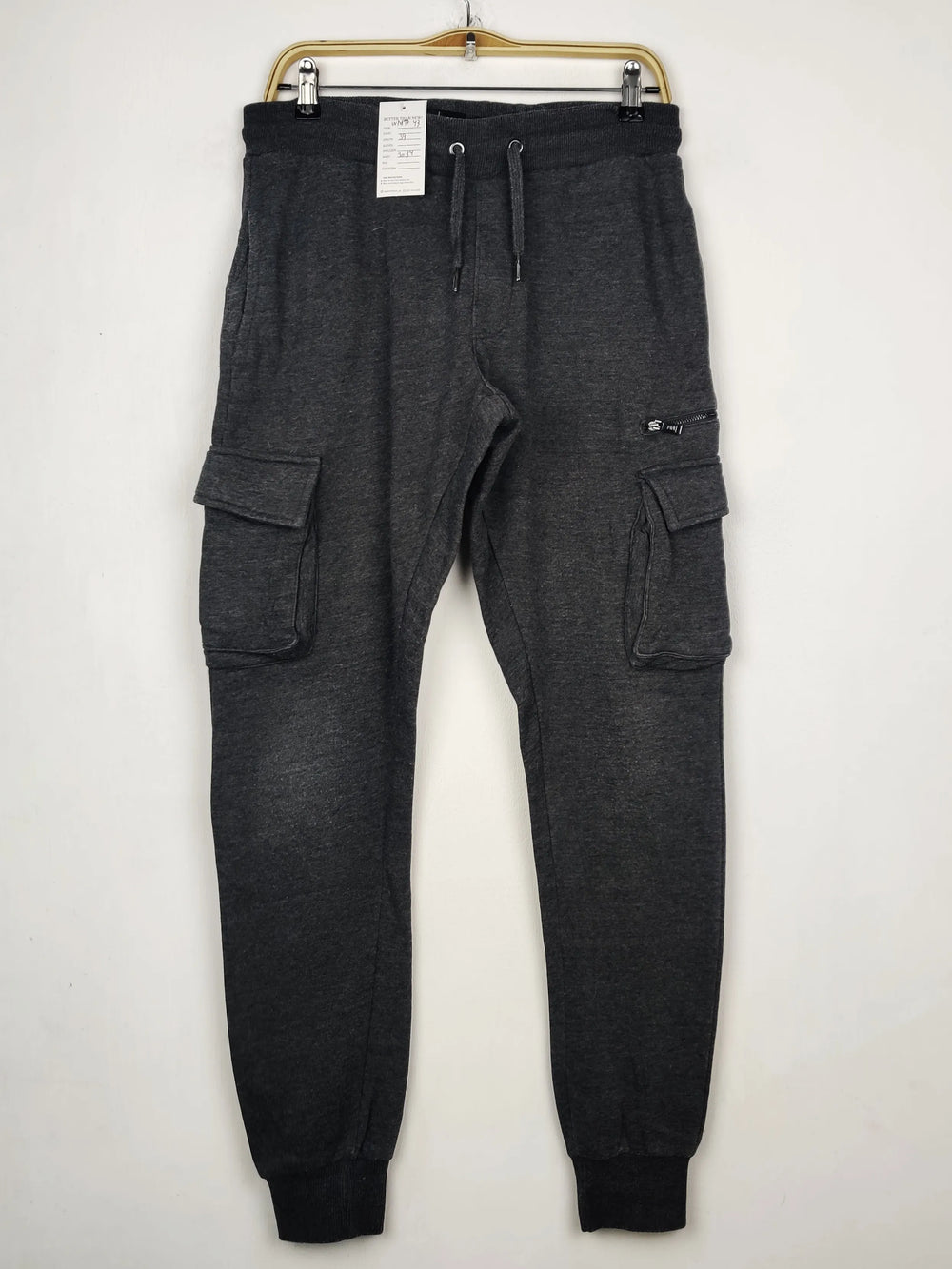Buy online pre-used pre-loved 100% authentic & Original branded Burton Menswear (WMT-43) available in Pakistan. Top international brands avilable.
