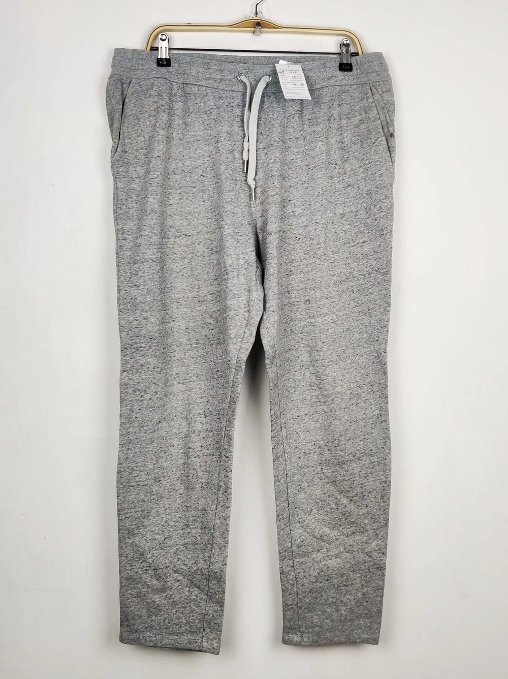 Buy online pre-used pre-loved 100% authentic & Original branded Unknown Brand (WMT-466) available in Pakistan. Top international brands avilable.