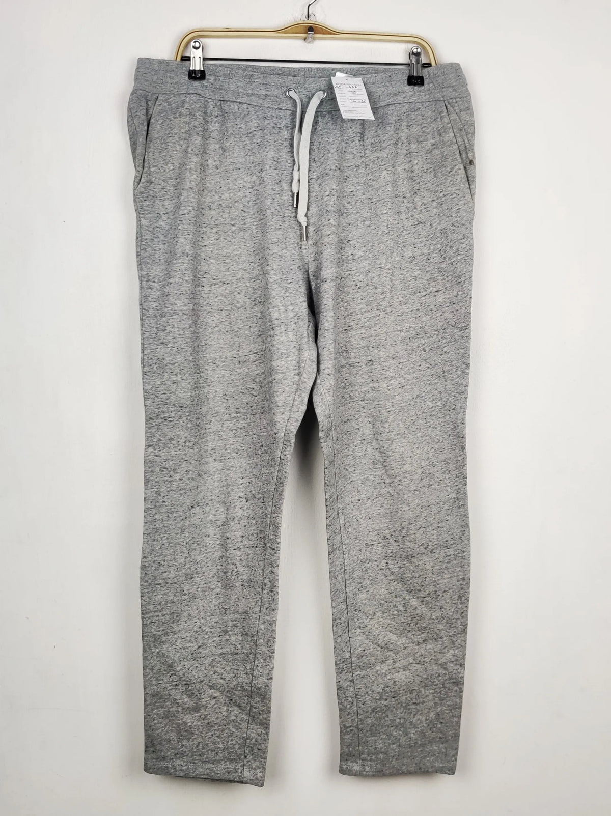 Buy online pre-used pre-loved 100% authentic & Original branded Unknown Brand (WMT-466) available in Pakistan. Top international brands avilable.