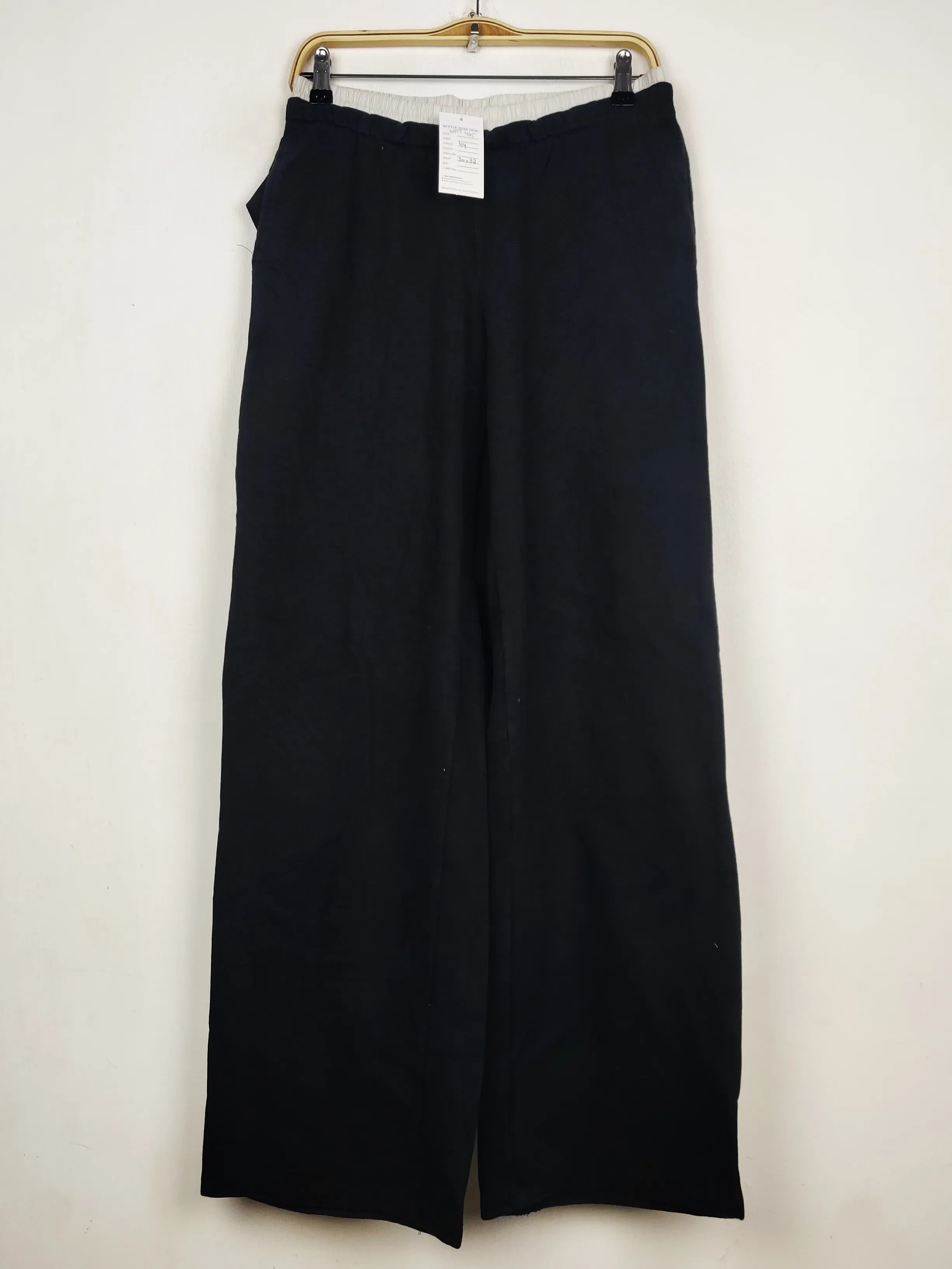 Buy online pre-used pre-loved 100% authentic & Original branded Primark (WMT-495) available in Pakistan. Top international brands avilable.