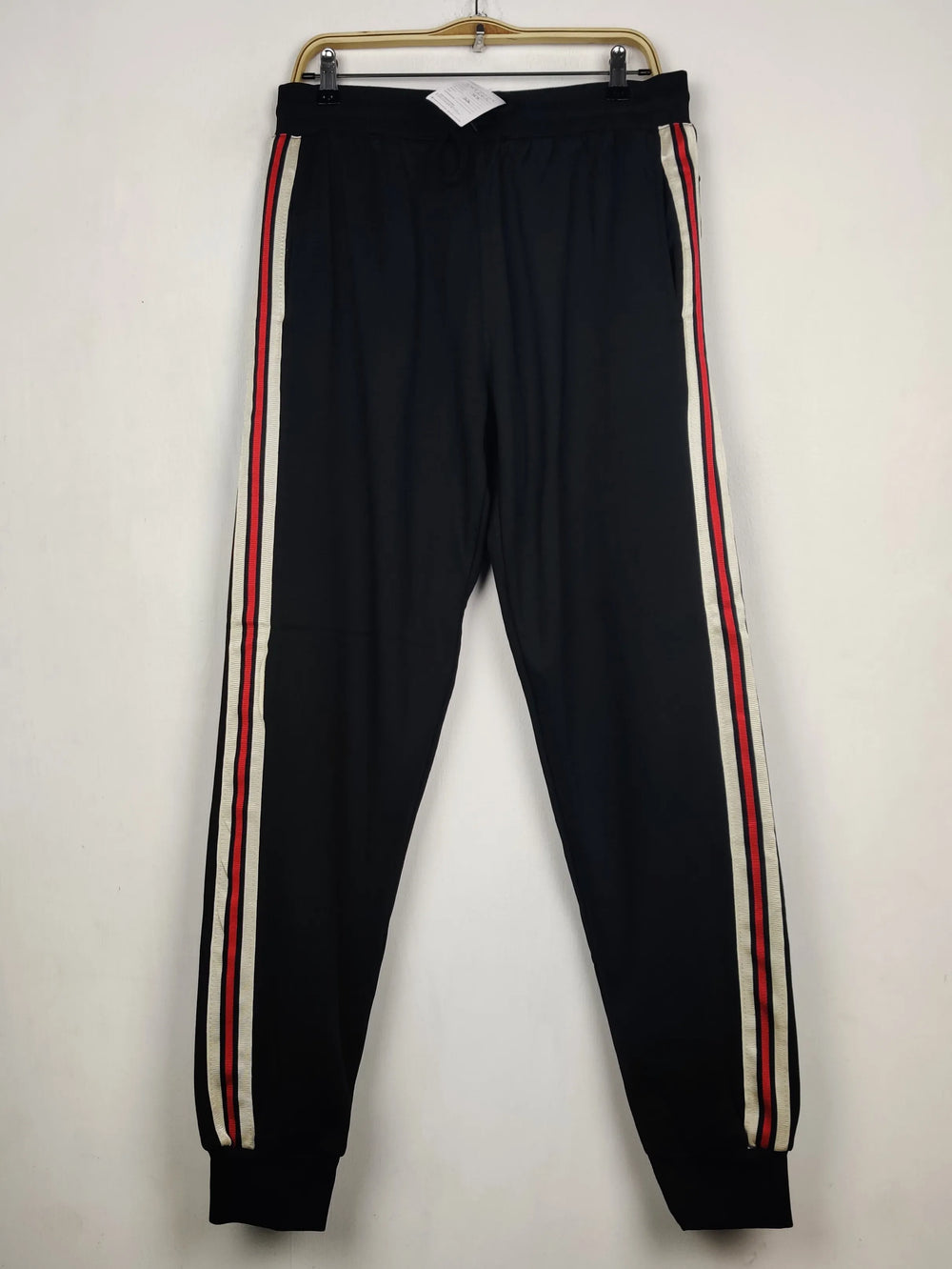 Buy online pre-used pre-loved 100% authentic & Original branded Unknown Brand (WMT-503) available in Pakistan. Top international brands avilable.
