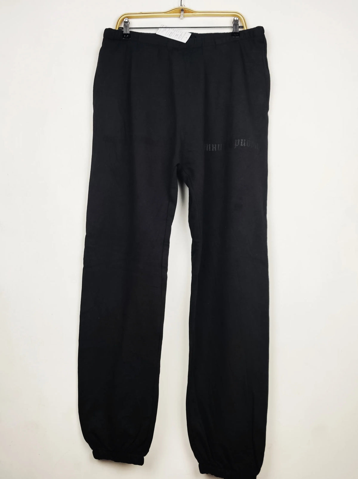 Buy online pre-used pre-loved 100% authentic & Original branded Unknown Brand (WMT-524) available in Pakistan. Top international brands avilable.