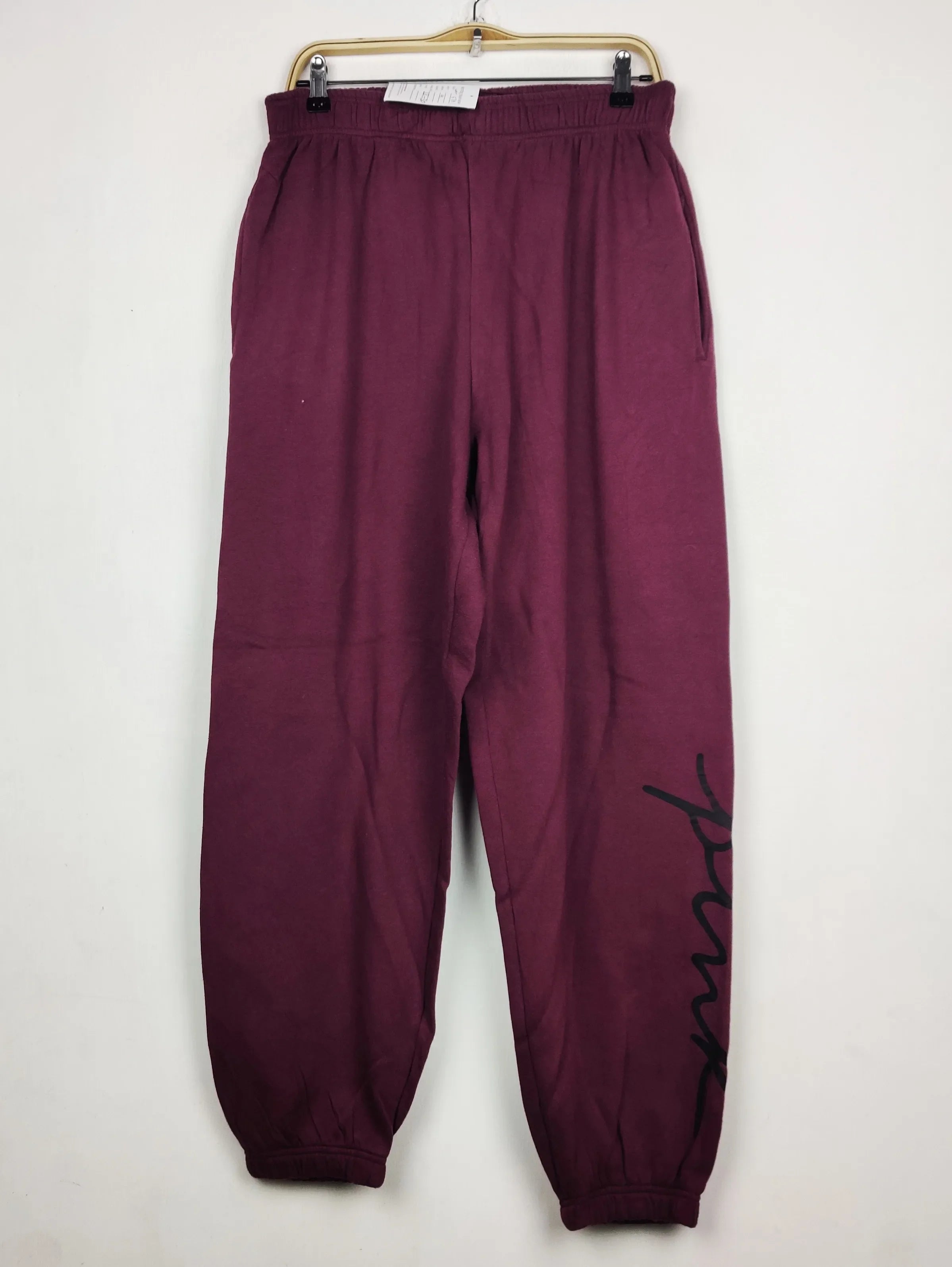 Buy online pre-used pre-loved 100% authentic & Original branded V.I.C.T.O.R.I.A.'.S S.E.C.R.E.T (WMT-539) available in Pakistan. Top international brands avilable.