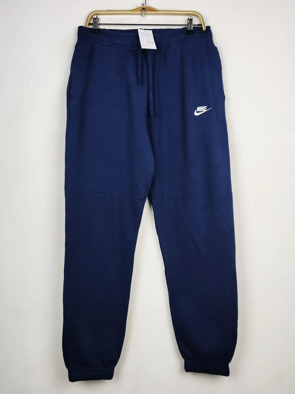 Buy online pre-used pre-loved 100% authentic & Original branded Nike (WMT-560) available in Pakistan. Top international brands avilable.