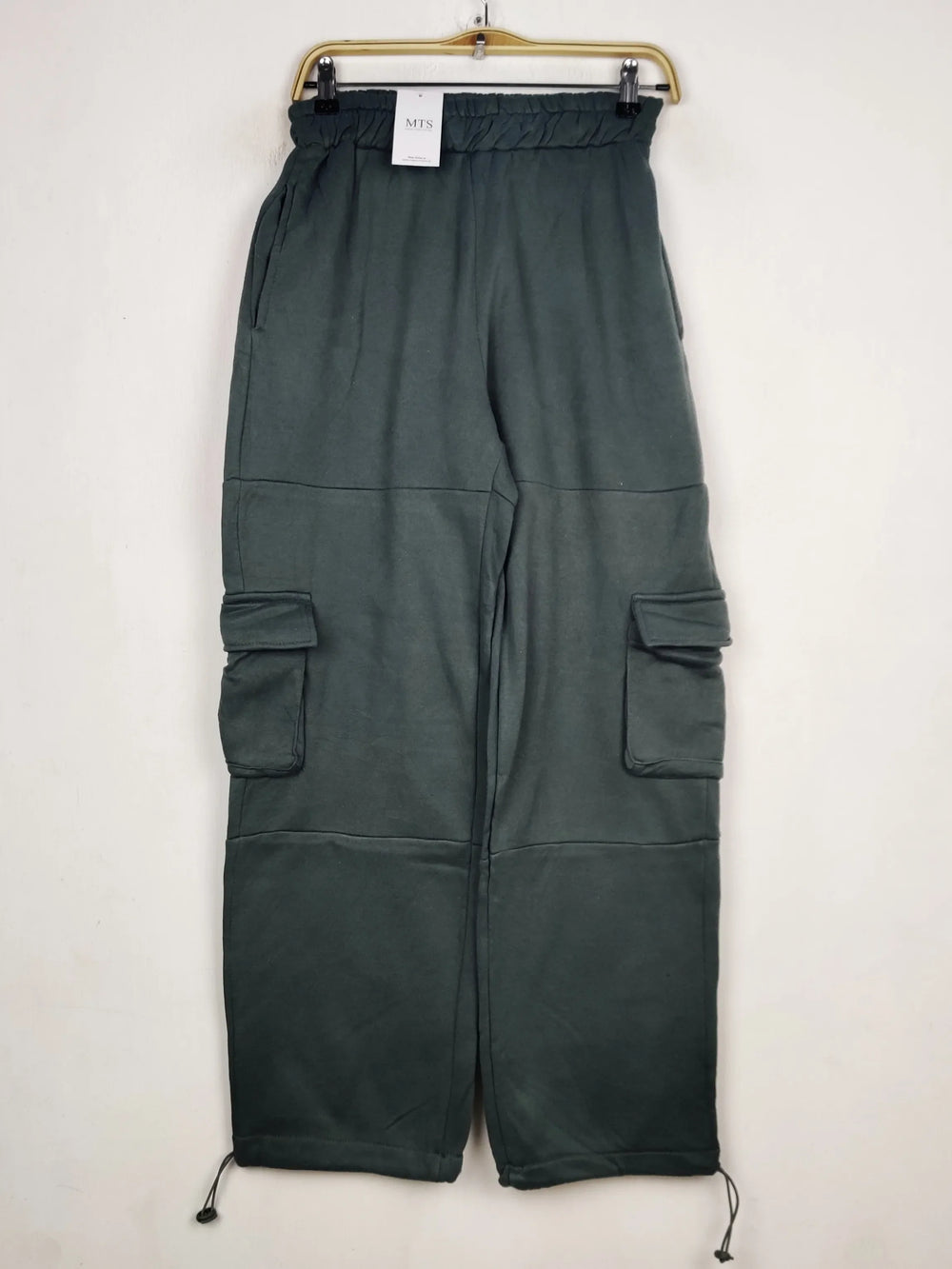 Buy online pre-used pre-loved 100% authentic & Original branded Unknown Brand (WMT-592) available in Pakistan. Top international brands avilable.