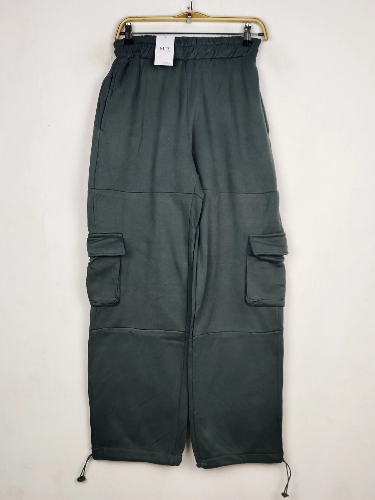 Buy online pre-used pre-loved 100% authentic & Original branded Unknown Brand (WMT-592) available in Pakistan. Top international brands avilable.