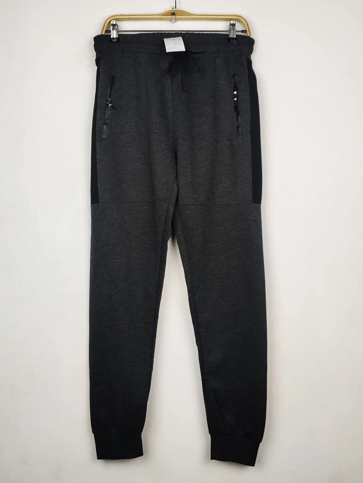 Buy online pre-used pre-loved 100% authentic & Original branded Unknown Brand (WMT-64) available in Pakistan. Top international brands avilable.