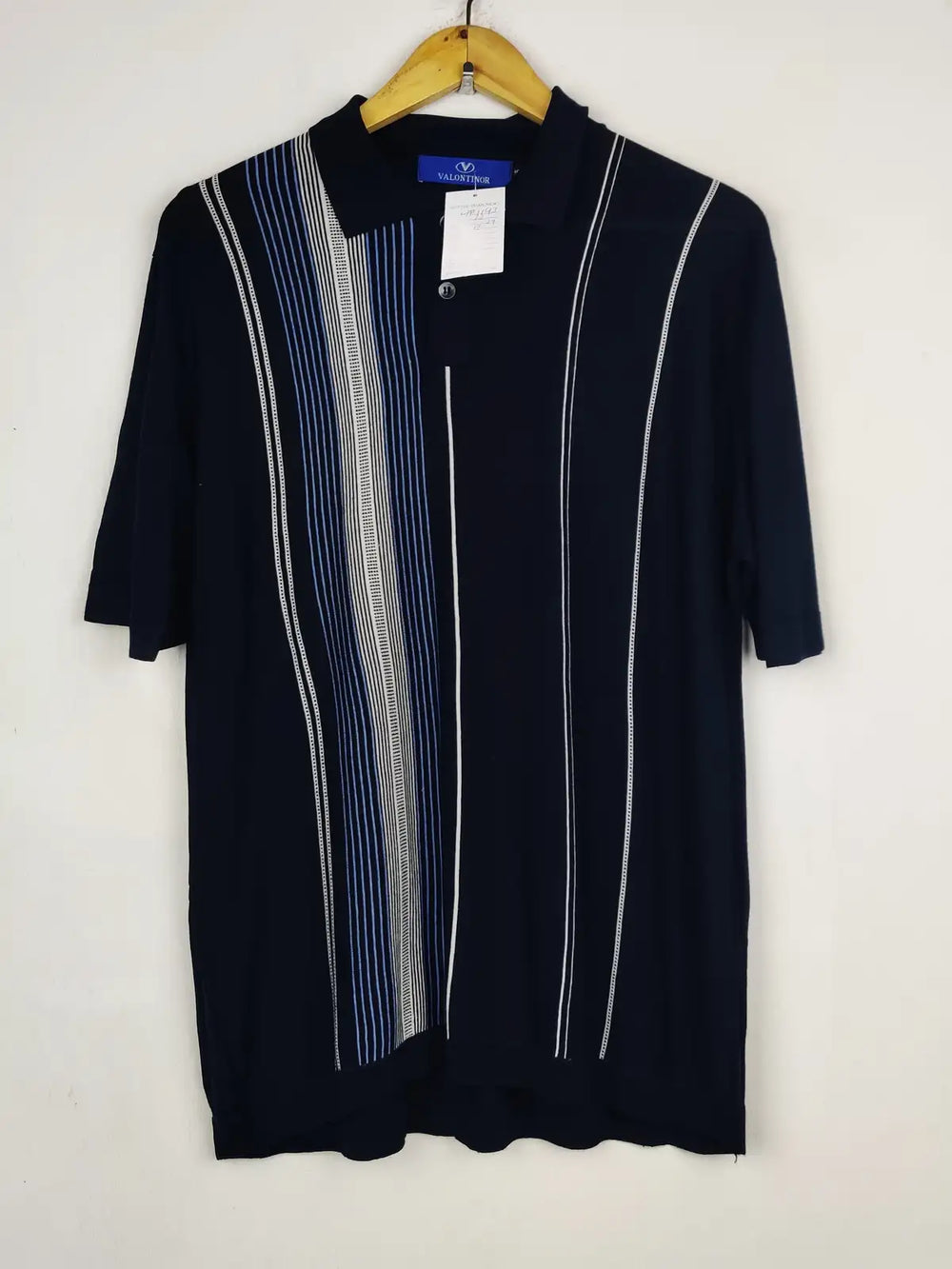 Buy online pre-used pre-loved 100% authentic & Original branded Valentino (WPP-1143) available in Pakistan. Top international brands avilable.