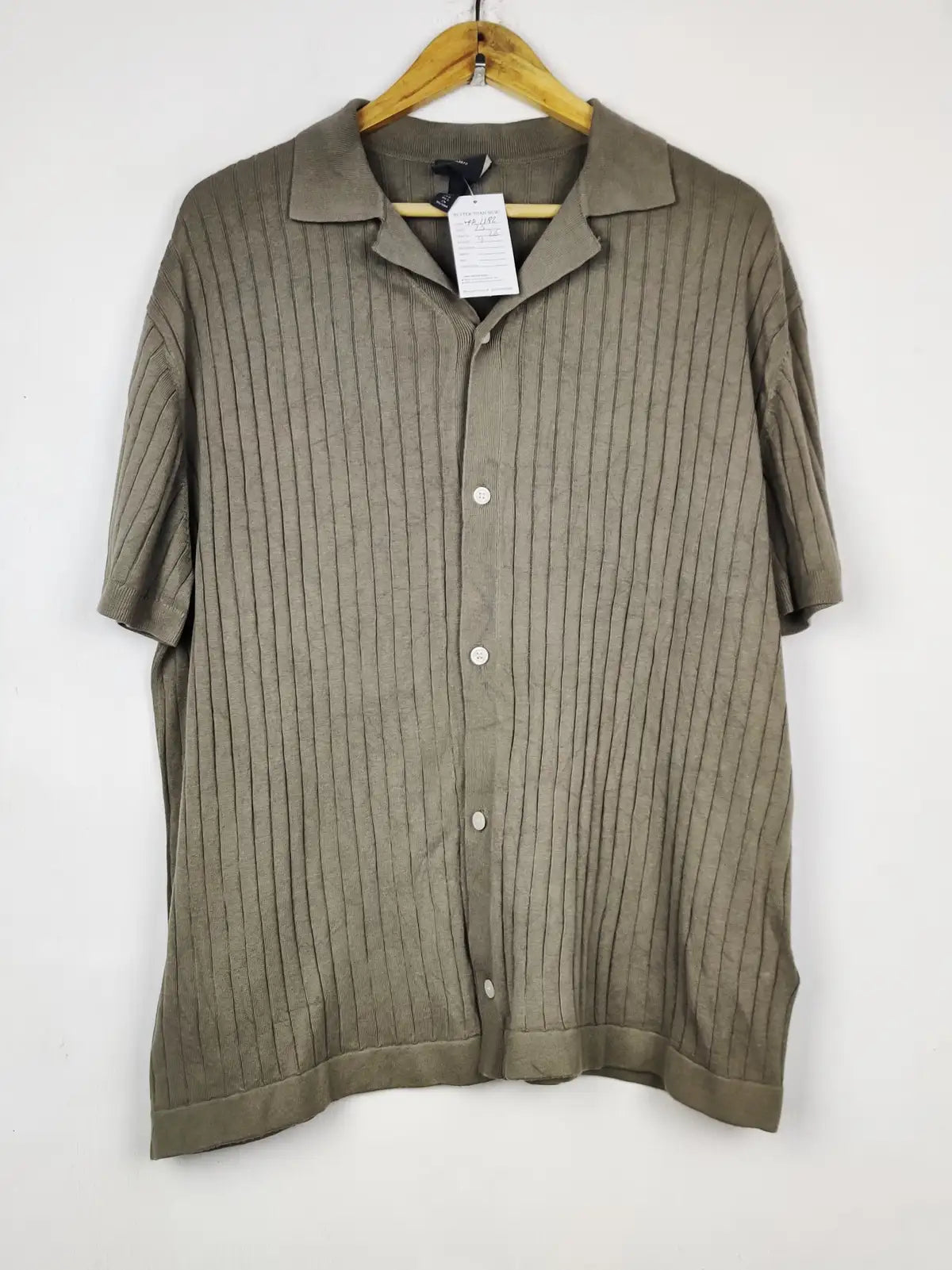 Buy online pre-used pre-loved 100% authentic & Original branded H&M (WPP-1182) available in Pakistan. Top international brands avilable.