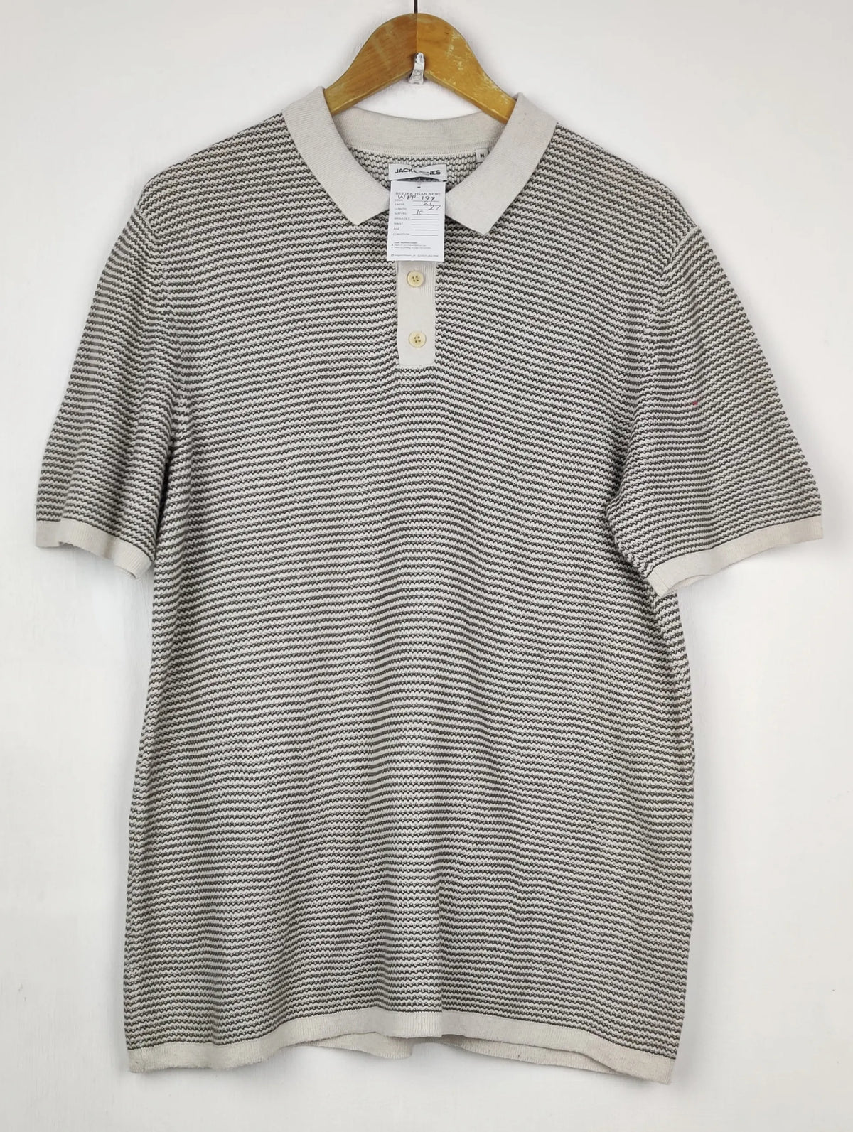 Buy online pre-used pre-loved 100% authentic & Original branded Jack & Jones (WPP-197) available in Pakistan. Top international brands avilable.