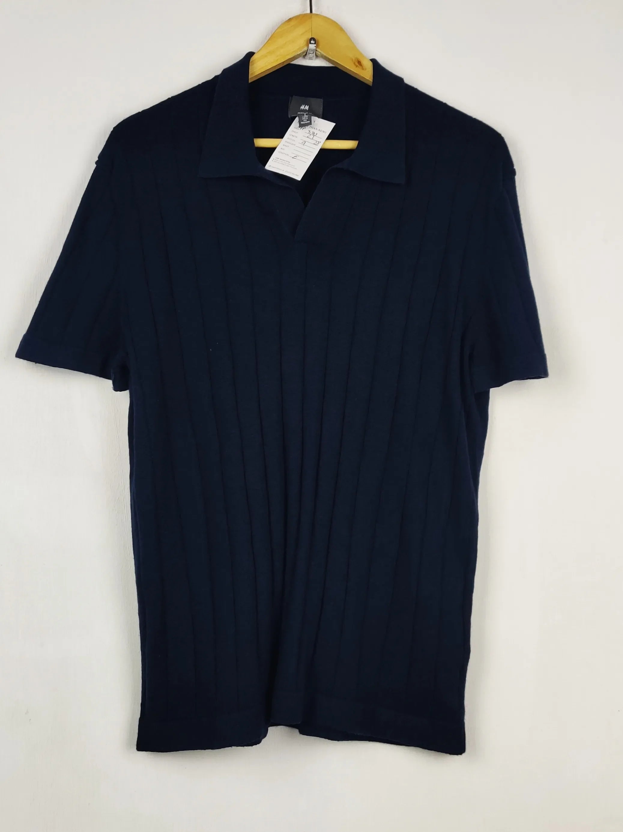 Buy online pre-used pre-loved 100% authentic & Original branded H&M (WPP-383) available in Pakistan. Top international brands avilable.