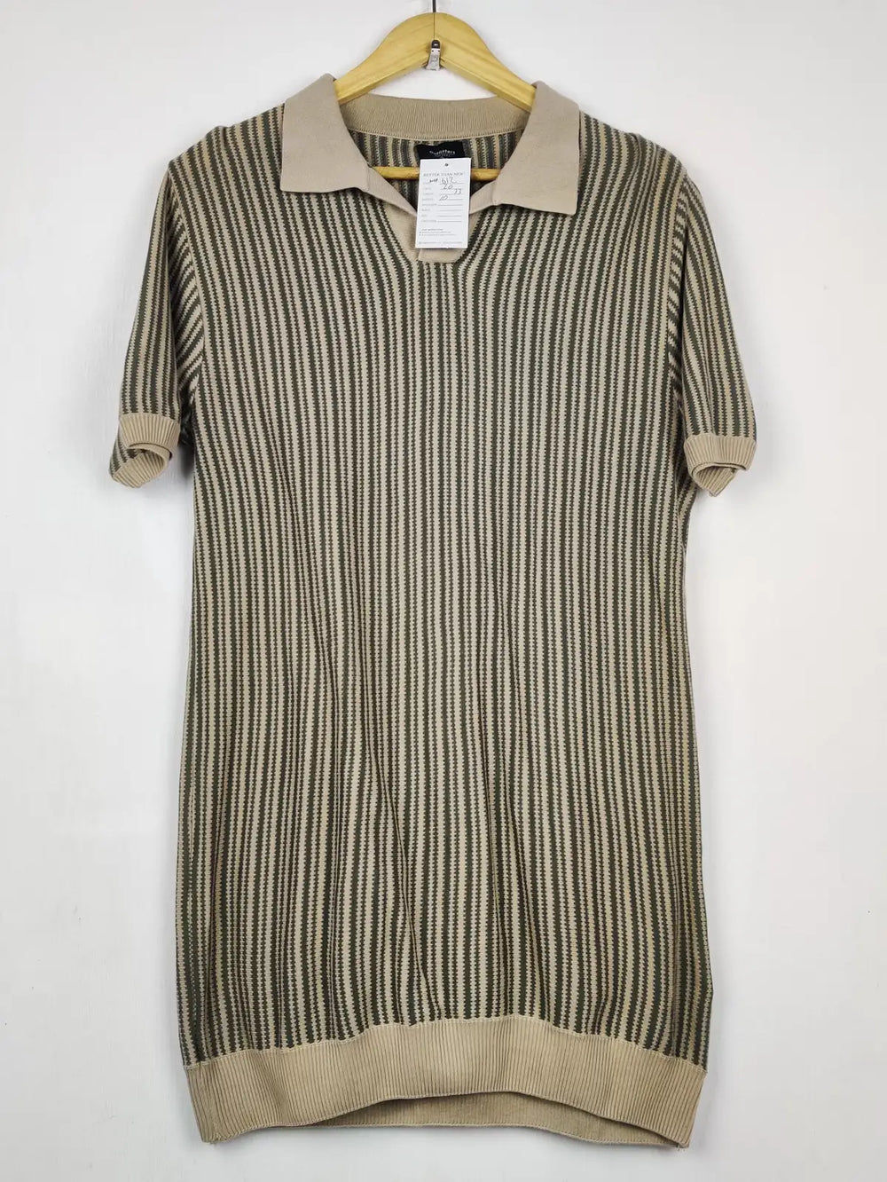 Buy online pre-used pre-loved 100% authentic & Original branded Outfitters (WPP-612) available in Pakistan. Top international brands avilable.