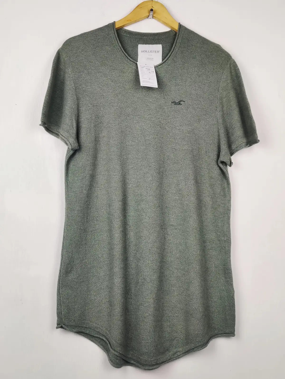 Buy online pre-used pre-loved 100% authentic & Original branded Hollister (WPP-896) available in Pakistan. Top international brands avilable.