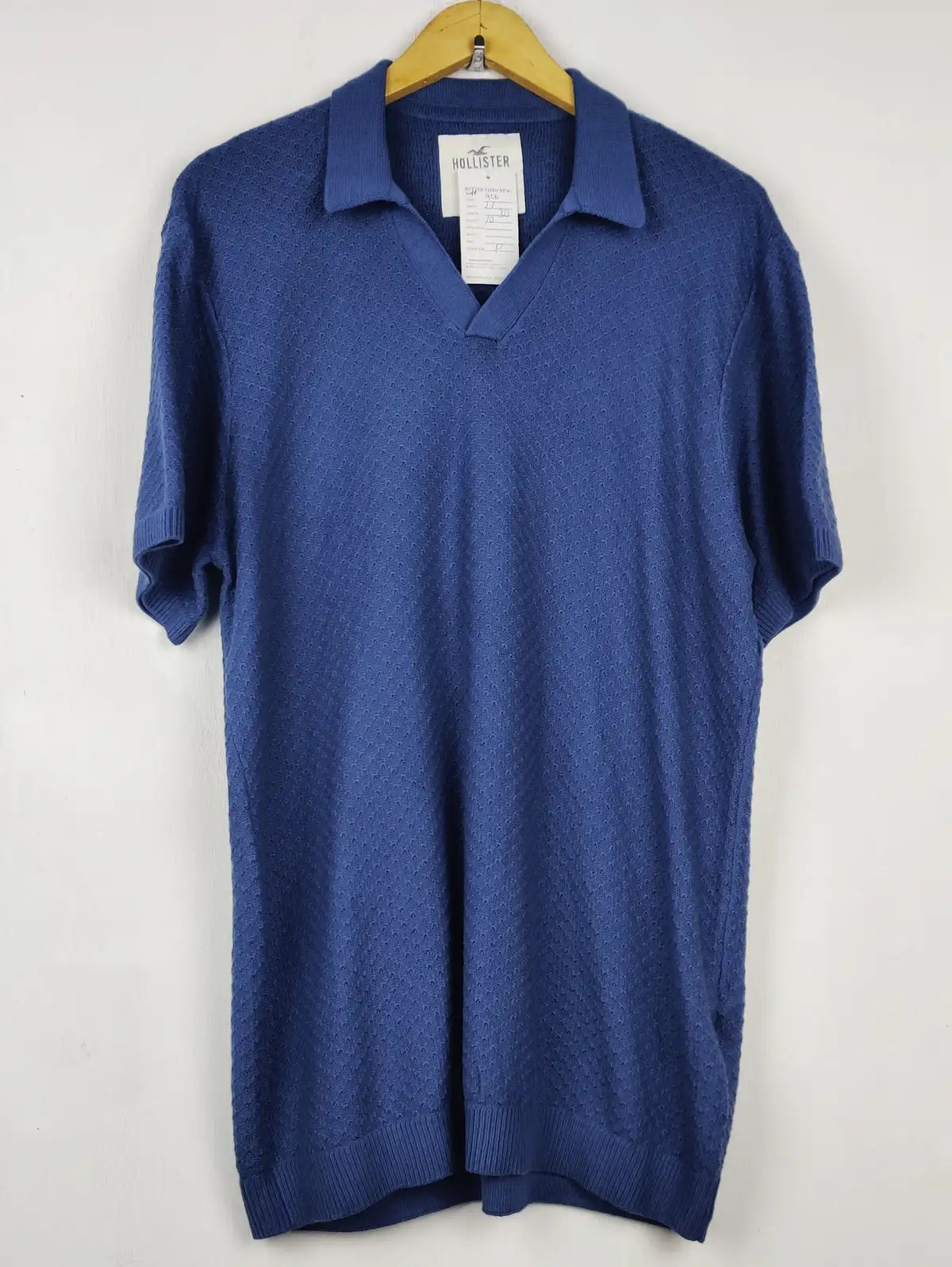 Buy online pre-used pre-loved 100% authentic & Original branded Hollister (WPP-926) available in Pakistan. Top international brands avilable.