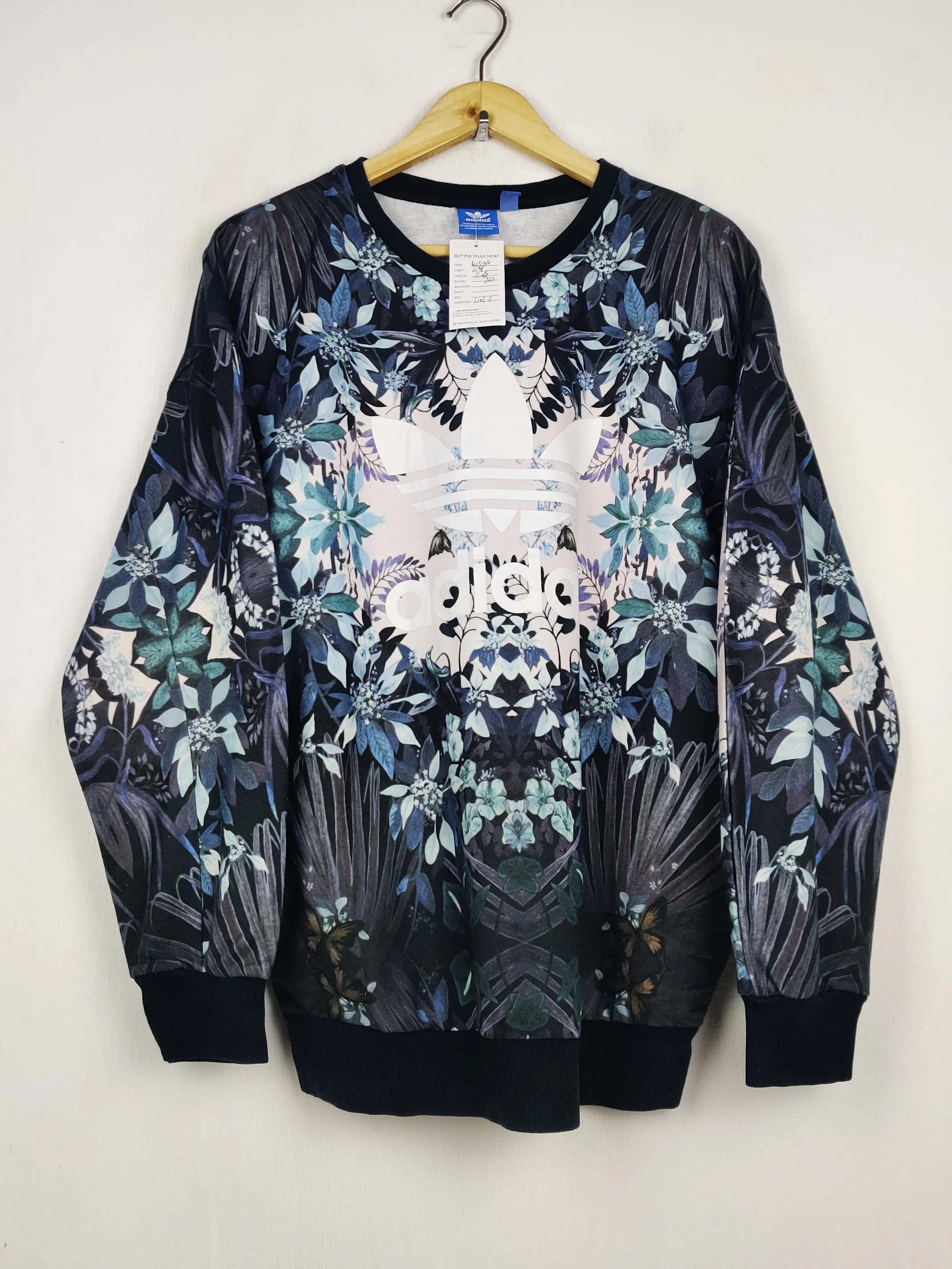 Buy online pre-used pre-loved 100% authentic & Original branded A.D.I.D.A.S (WS-04) available in Pakistan. Top international brands avilable.