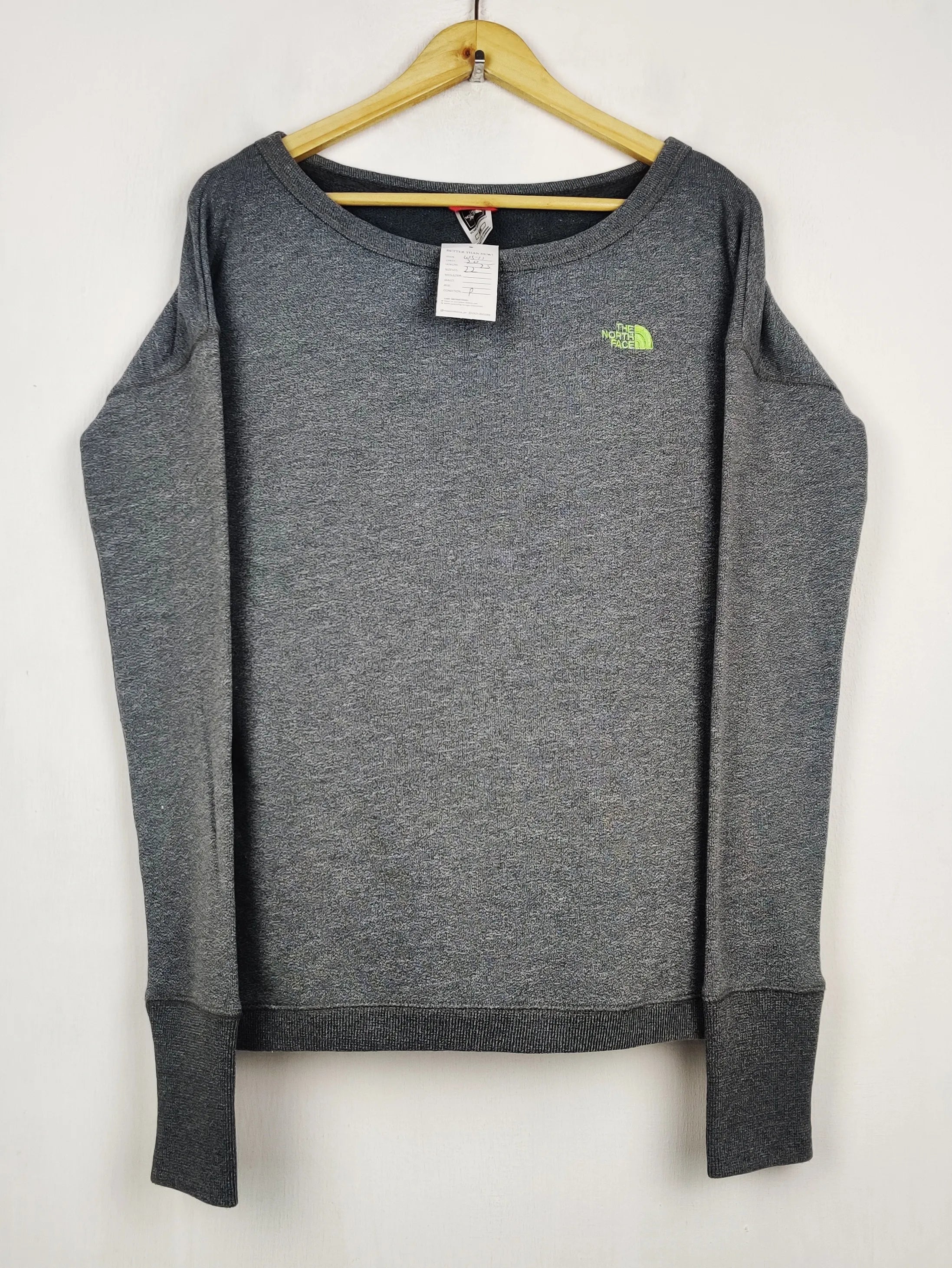 Buy online pre-used pre-loved 100% authentic & Original branded T.H.E N.O.R.T.H F.A.C.E (WS-11) available in Pakistan. Top international brands avilable.