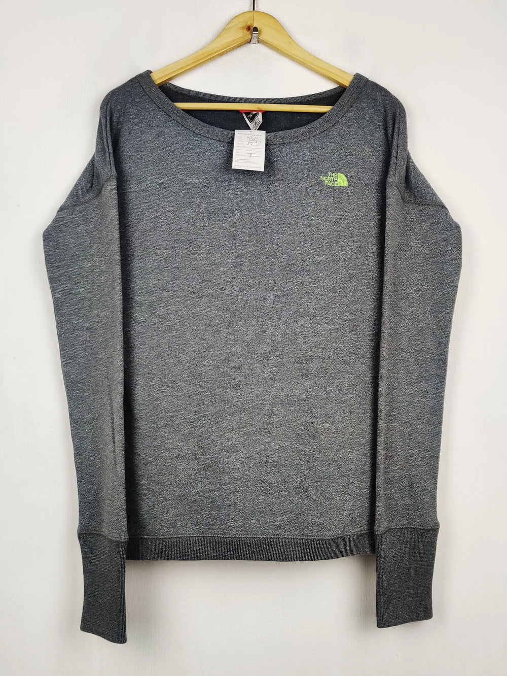 Buy online pre-used pre-loved 100% authentic & Original branded T.H.E N.O.R.T.H F.A.C.E (WS-11) available in Pakistan. Top international brands avilable.