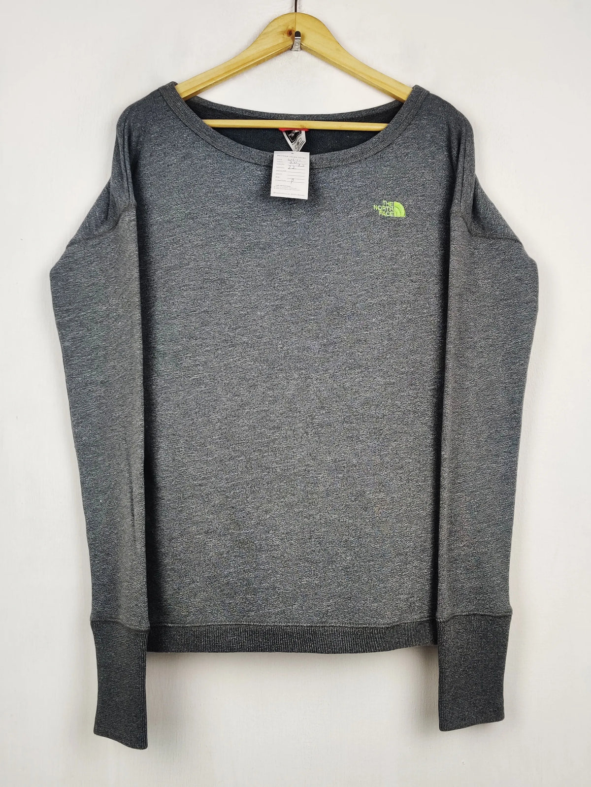 Buy online pre-used pre-loved 100% authentic & Original branded T.H.E N.O.R.T.H F.A.C.E (WS-11) available in Pakistan. Top international brands avilable.