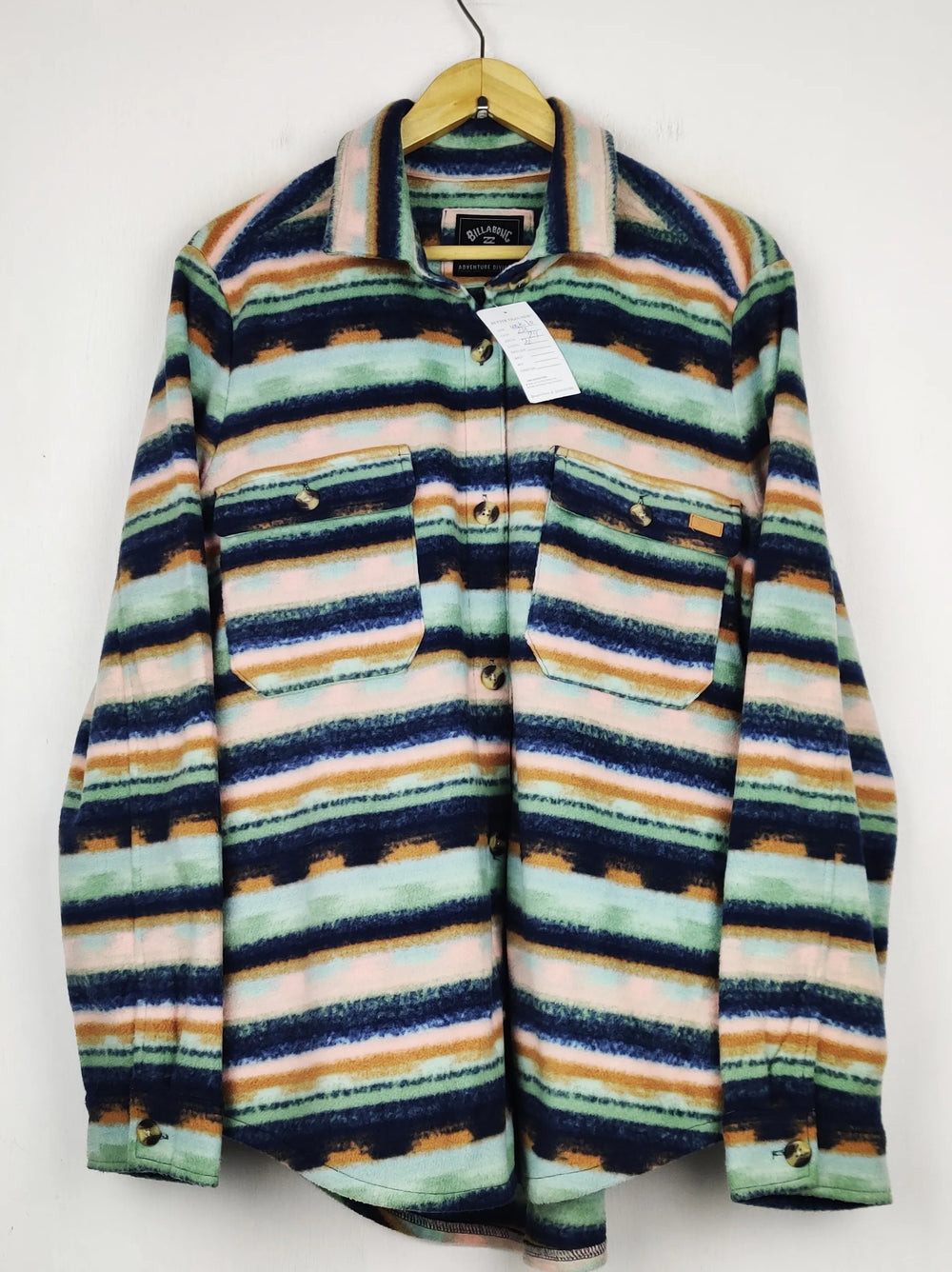 Buy online pre-used pre-loved 100% authentic & Original branded Billabong (WSK-10) available in Pakistan. Top international brands avilable.