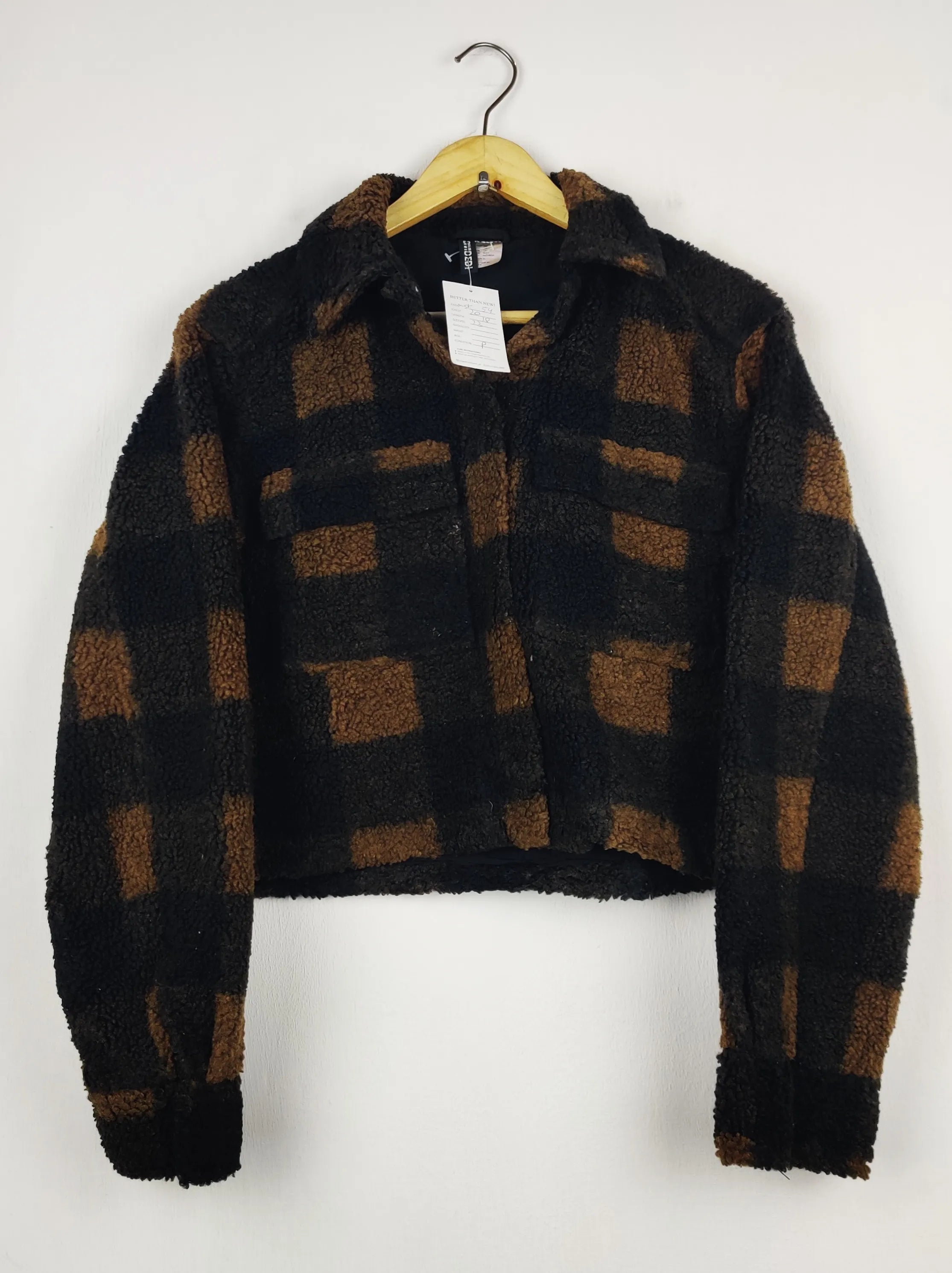 Buy online pre-used pre-loved 100% authentic & Original branded H&M (WSK-54) available in Pakistan. Top international brands avilable.