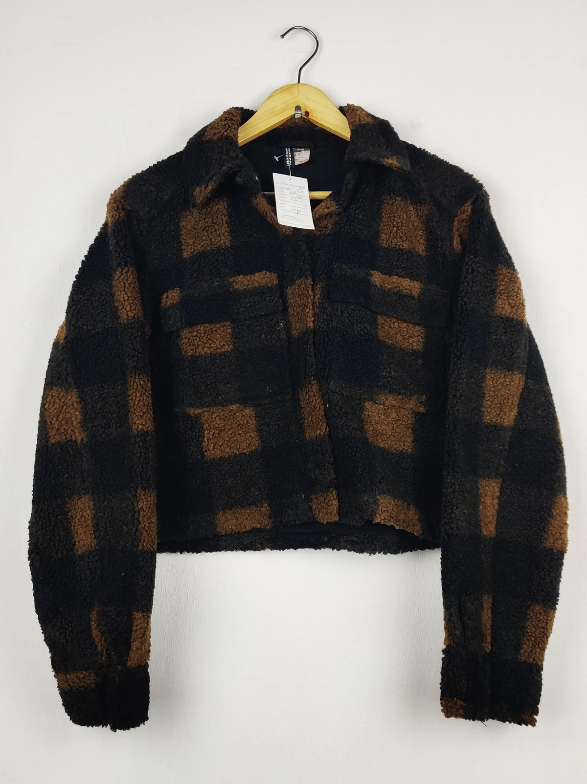 Buy online pre-used pre-loved 100% authentic & Original branded H&M (WSK-54) available in Pakistan. Top international brands avilable.