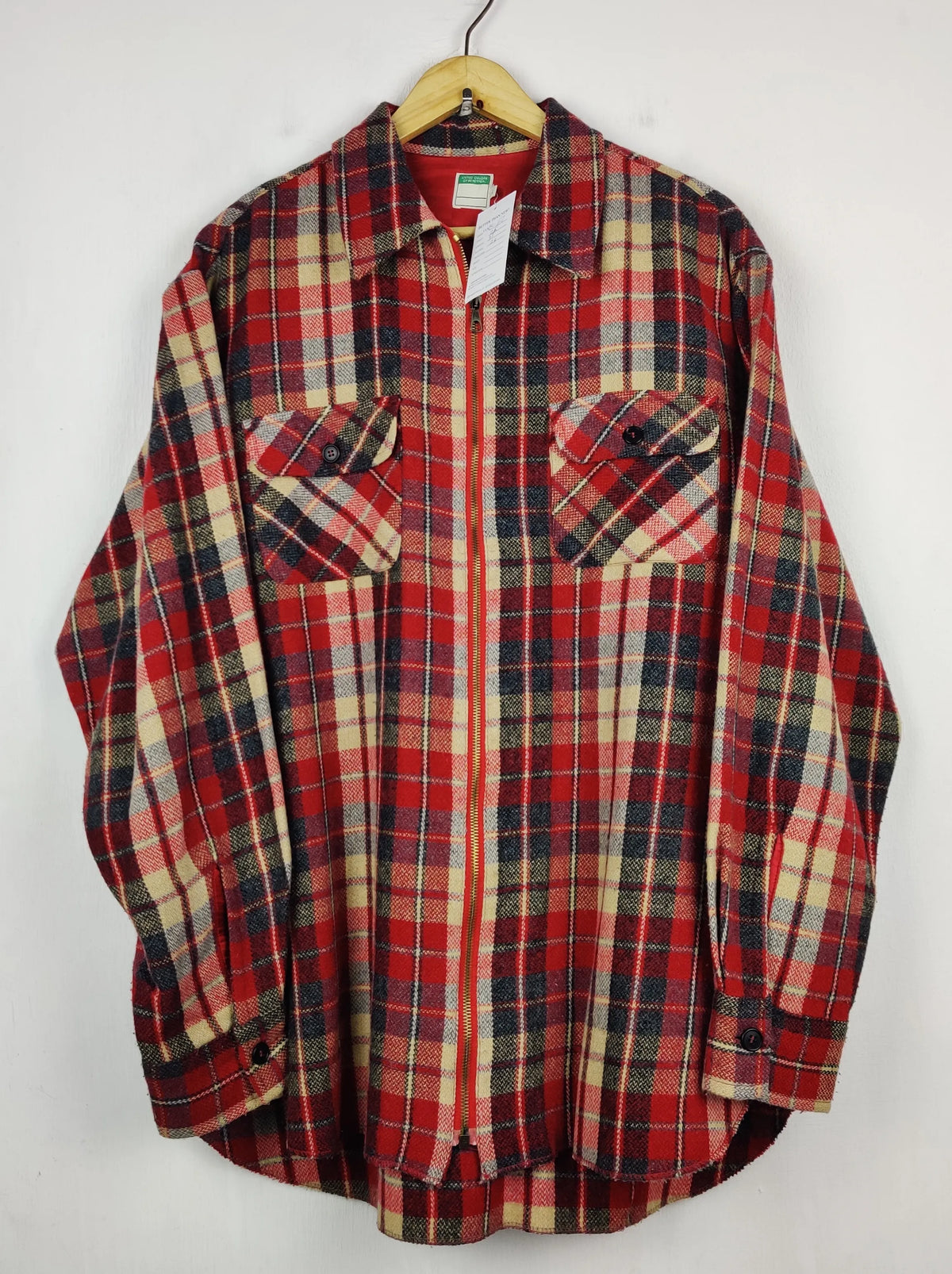 Buy online pre-used pre-loved 100% authentic & Original branded Unknown Brand (WSK-62) available in Pakistan. Top international brands avilable.