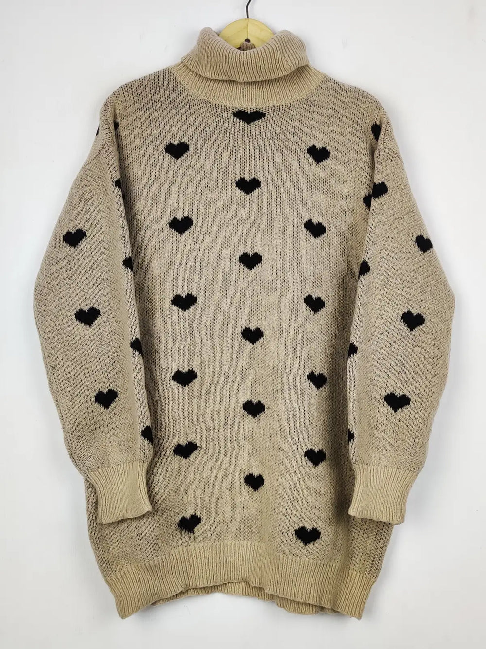 Buy online pre-used pre-loved 100% authentic & Original branded Unknown Brand (WT-10513) available in Pakistan. Top international brands avilable.