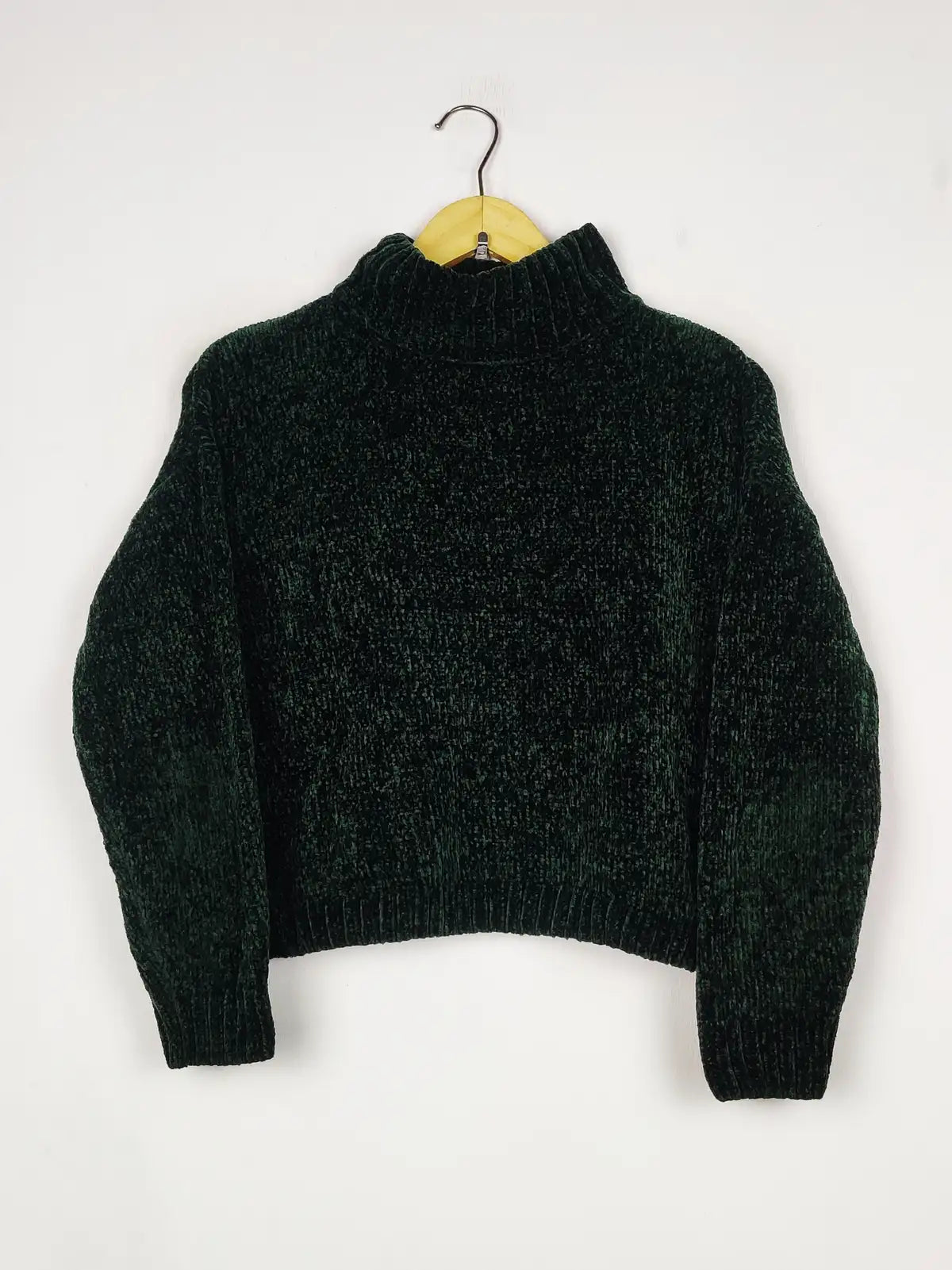 Buy online pre-used pre-loved 100% authentic & Original branded Pull&Bear (WT-10516) available in Pakistan. Top international brands avilable.