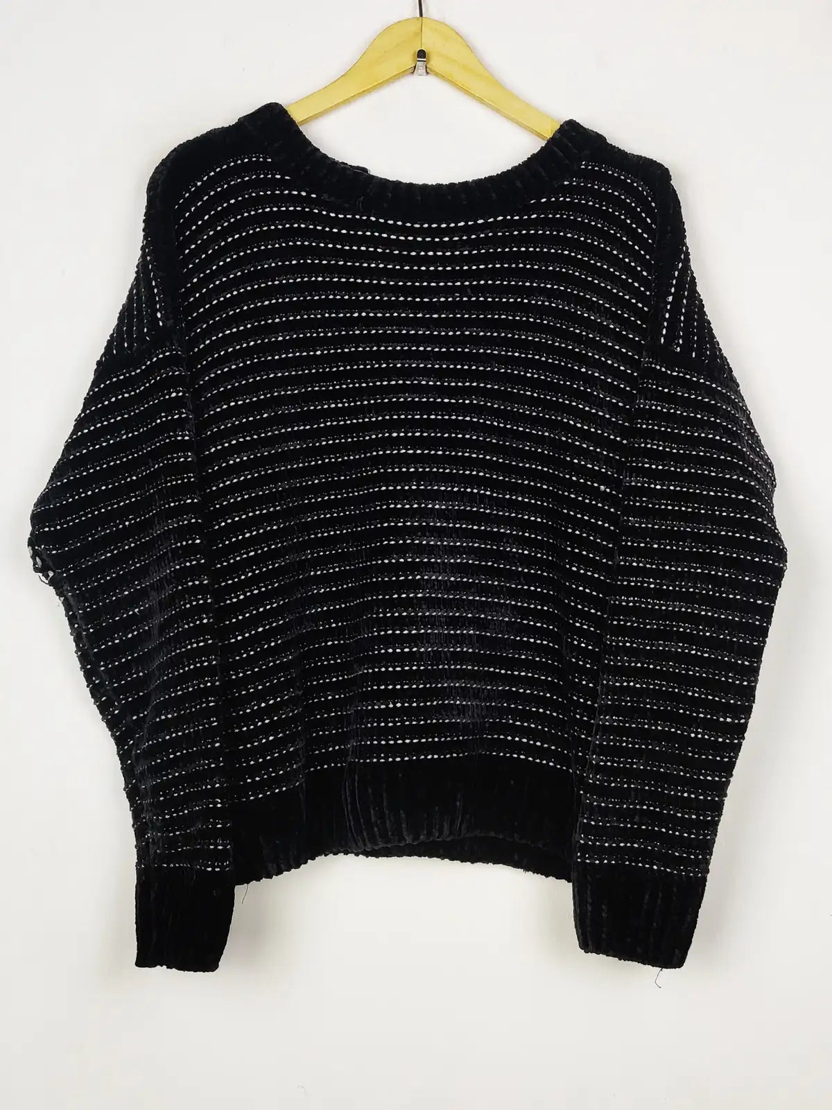 Buy online pre-used pre-loved 100% authentic & Original branded Primark (WT-10553) available in Pakistan. Top international brands avilable.