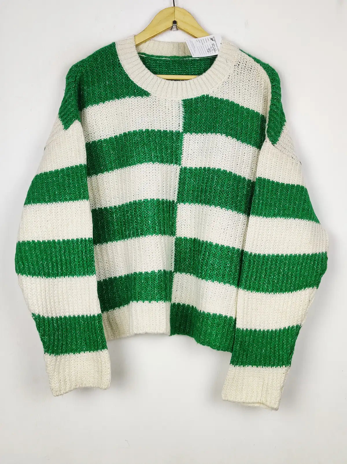 Buy online pre-used pre-loved 100% authentic & Original branded Unknown Brand (WT-10557) available in Pakistan. Top international brands avilable.