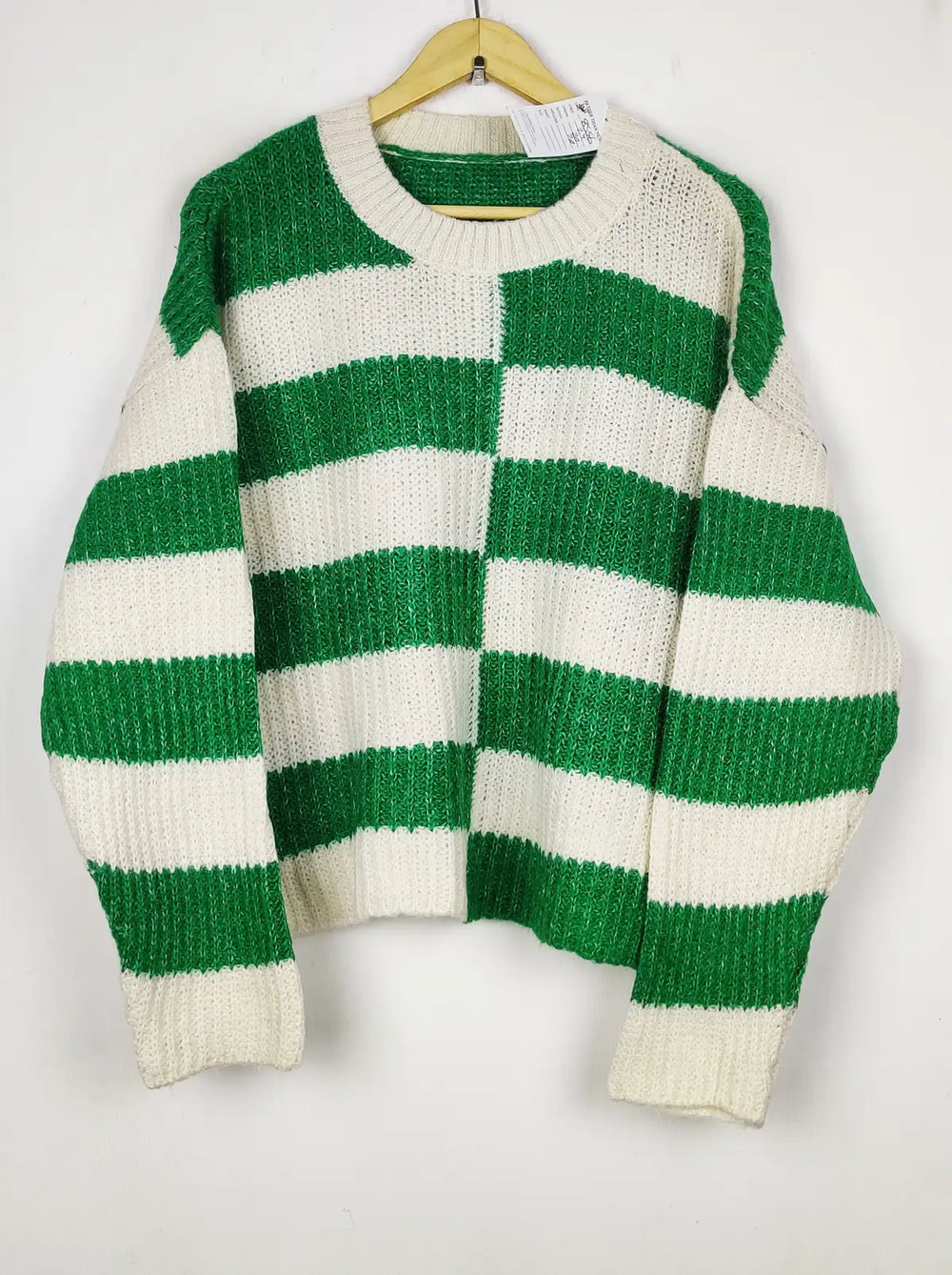 Buy online pre-used pre-loved 100% authentic & Original branded Unknown Brand (WT-10557) available in Pakistan. Top international brands avilable.