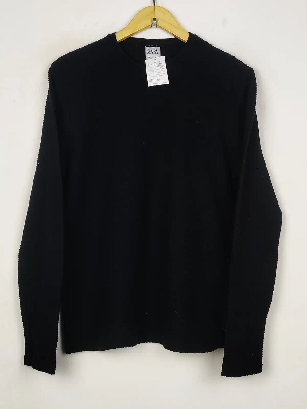 Buy online pre-used pre-loved 100% authentic & Original branded Unknown Brand (WT-10560) available in Pakistan. Top international brands avilable.