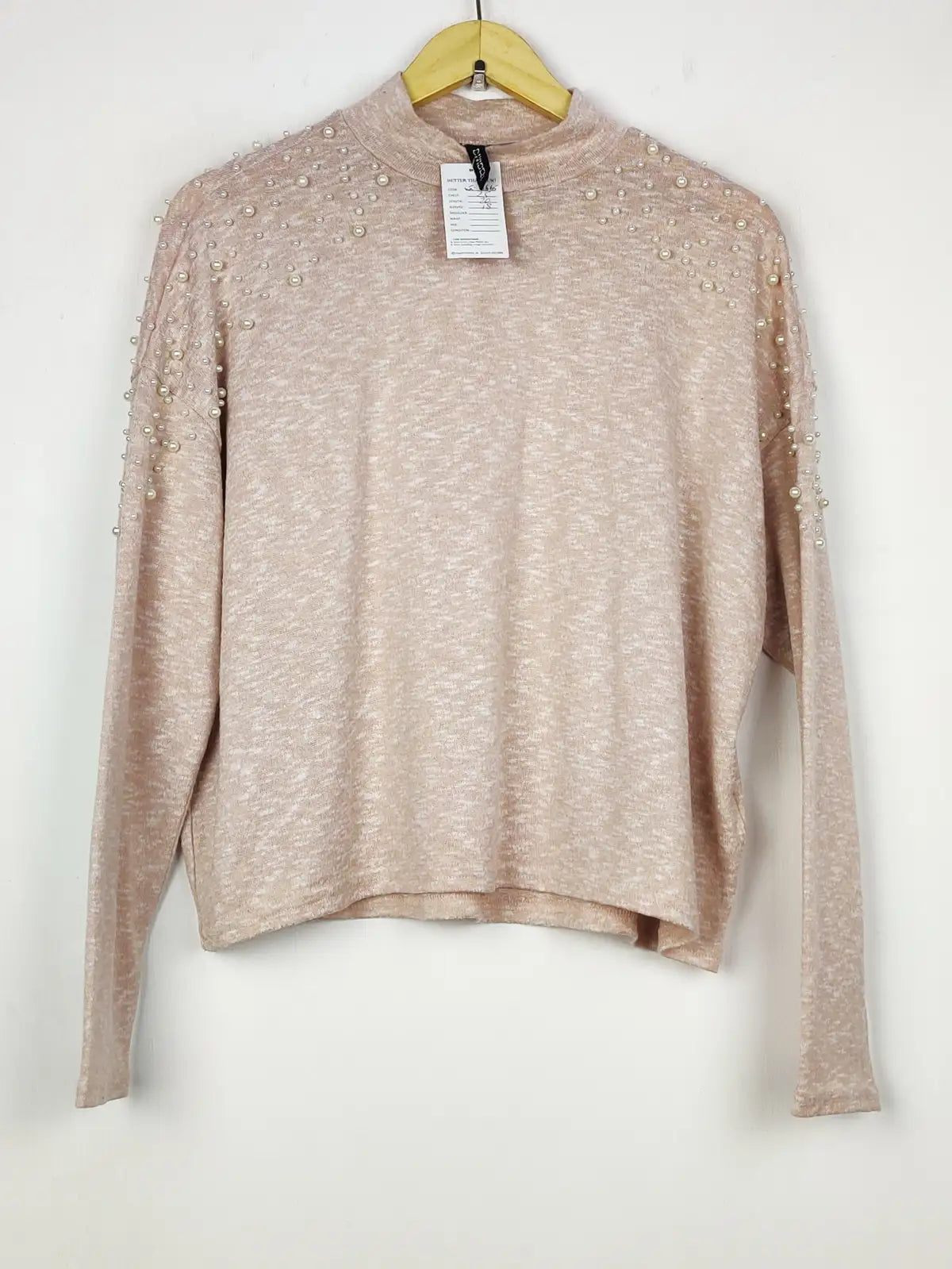Buy online pre-used pre-loved 100% authentic & Original branded H&M (WT-10566) available in Pakistan. Top international brands avilable.
