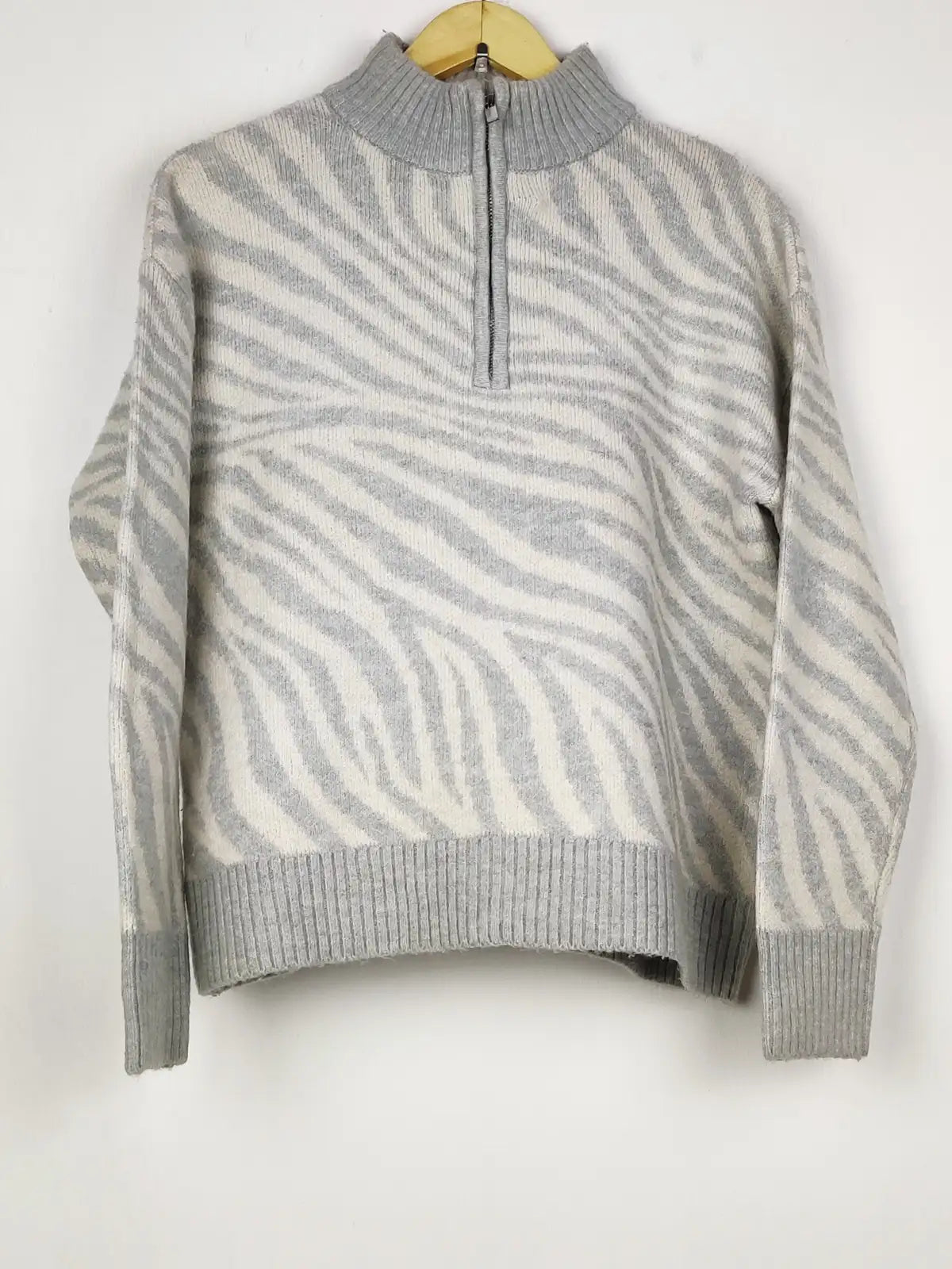 Buy online pre-used pre-loved 100% authentic & Original branded Dunnes Stores (WT-10569) available in Pakistan. Top international brands avilable.