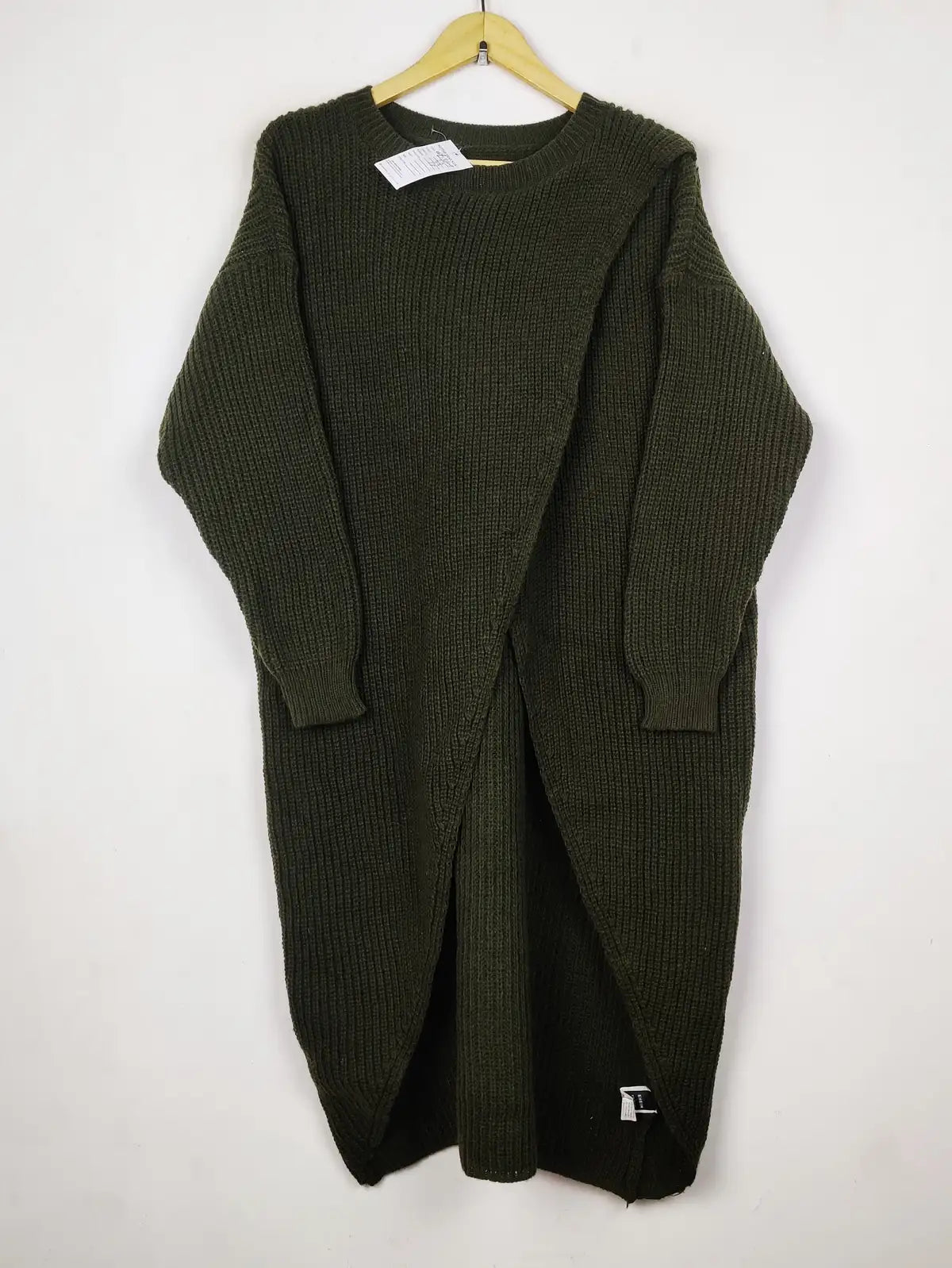Buy online pre-used pre-loved 100% authentic & Original branded Shein (WT-10610) available in Pakistan. Top international brands avilable.