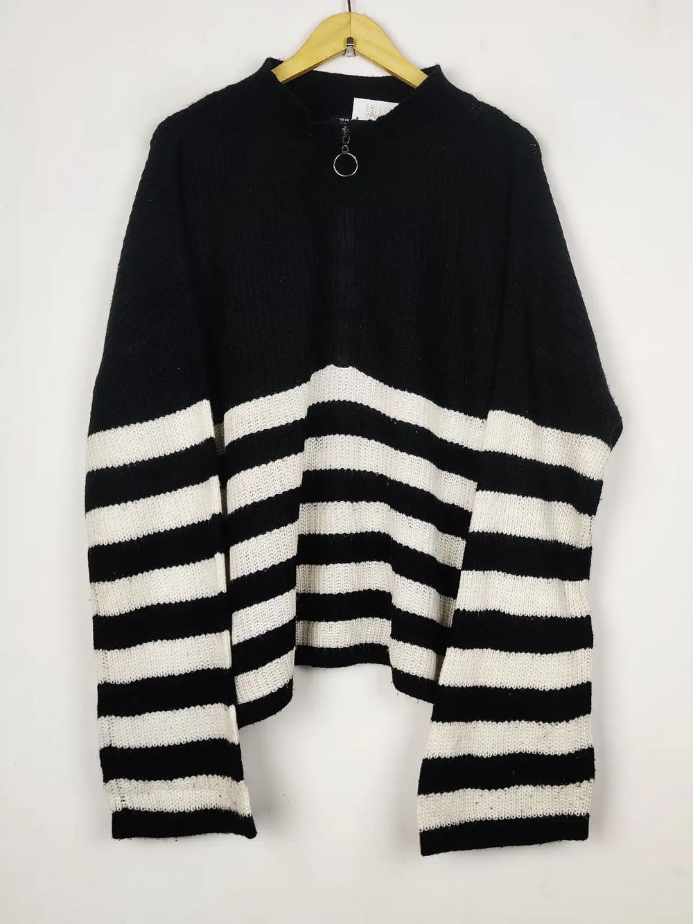 Buy online pre-used pre-loved 100% authentic & Original branded Shein (WT-10611) available in Pakistan. Top international brands avilable.