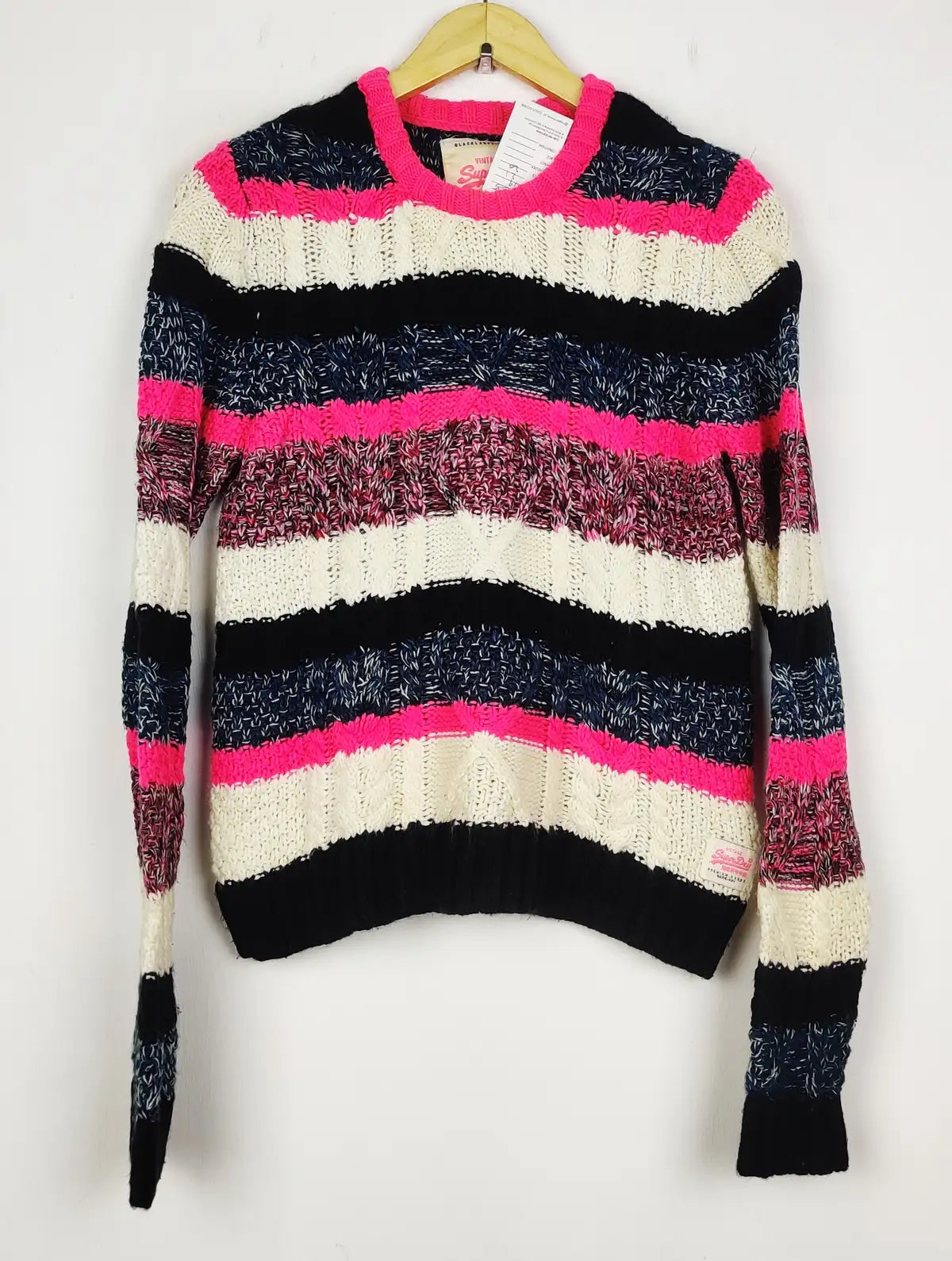 Buy online pre-used pre-loved 100% authentic & Original branded Superdry (WT-10636) available in Pakistan. Top international brands avilable.