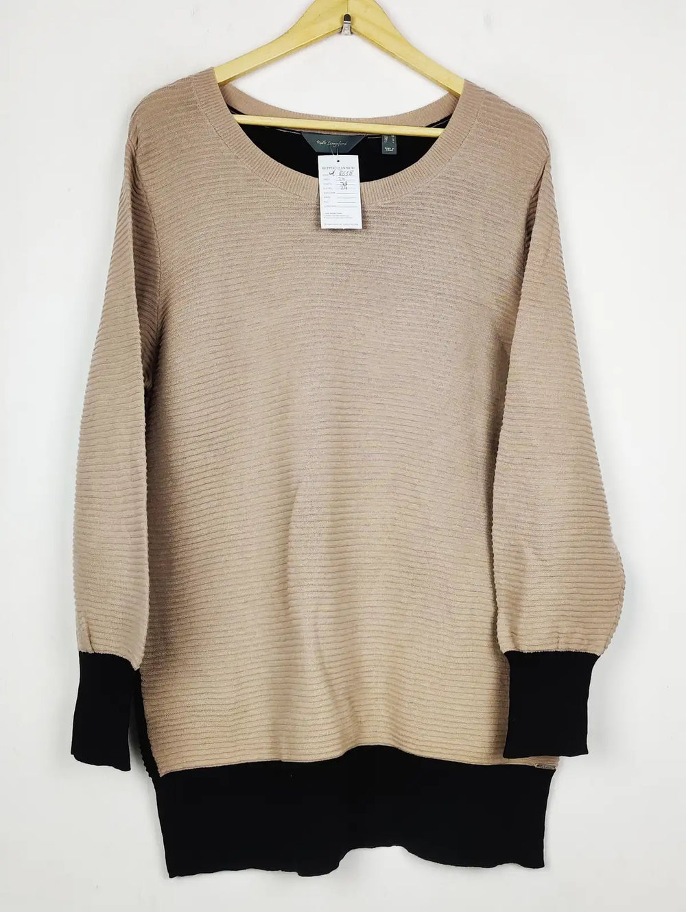 Buy online pre-used pre-loved 100% authentic & Original branded Ruth Langsford (WT-10639) available in Pakistan. Top international brands avilable.