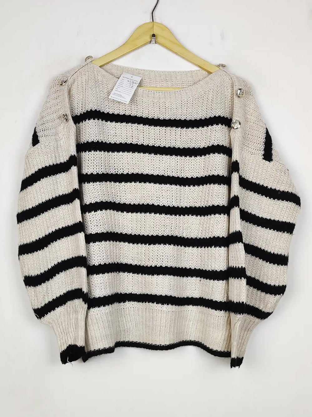 Buy online pre-used pre-loved 100% authentic & Original branded Unknown Brand (WT-10694) available in Pakistan. Top international brands avilable.