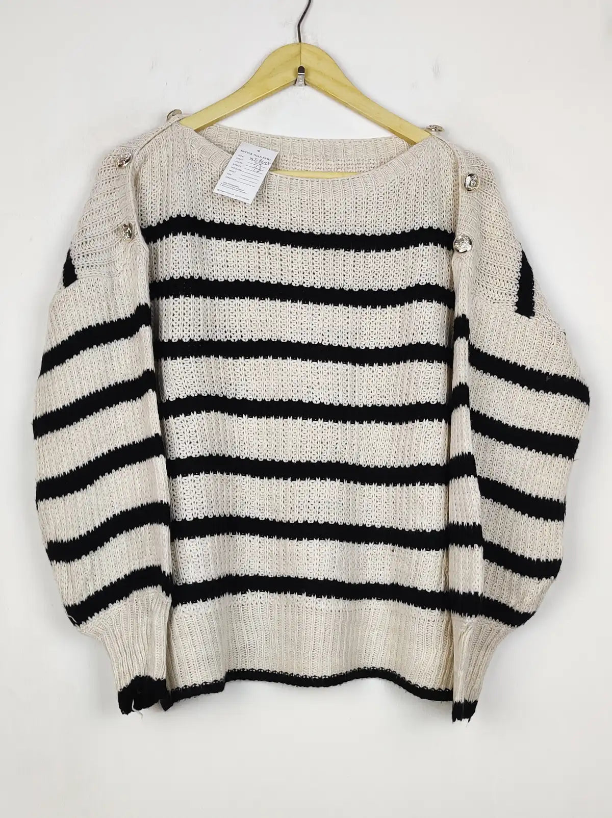 Buy online pre-used pre-loved 100% authentic & Original branded Unknown Brand (WT-10694) available in Pakistan. Top international brands avilable.