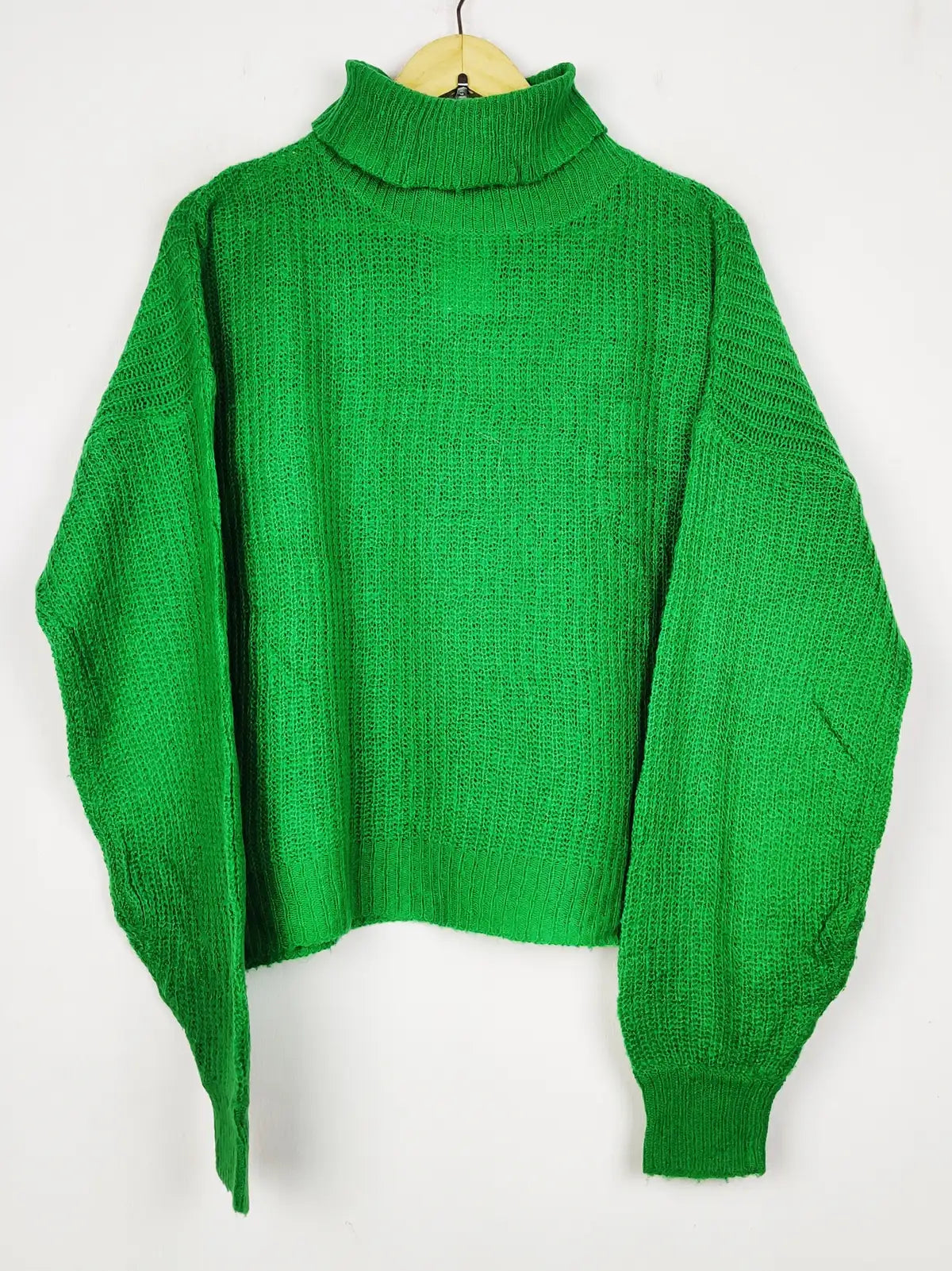 Buy online pre-used pre-loved 100% authentic & Original branded Threadbare (WT-10704) available in Pakistan. Top international brands avilable.